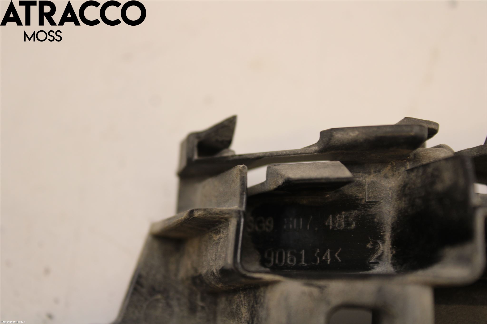 Volkswagen VW PASSAT 15-19 Støtfangerfeste Bak Venstre