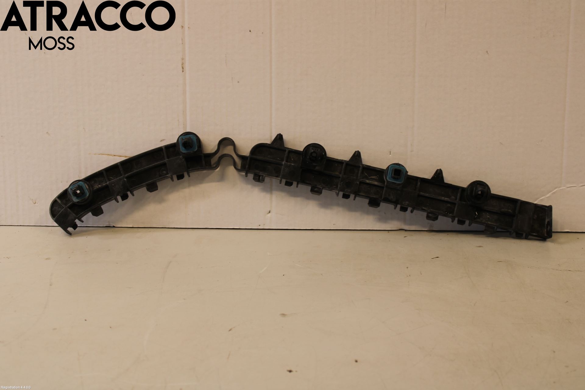 Mitsubishi OUTLANDER 13-21 Støtfangerfeste Bak Høyre