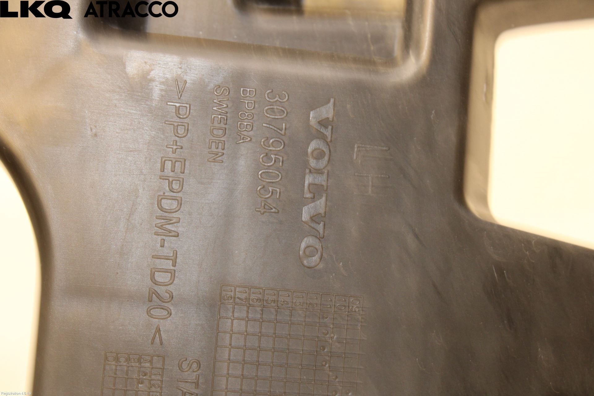 Volvo S60 11-13 Støtfangerfeste Bak Venstre