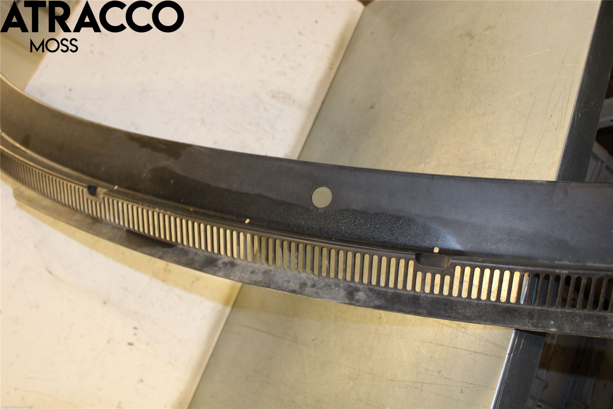 Volkswagen VW TRANSP/CARAVELLE (T5) 04-15 Visker Deksel-Grill-Under Frr