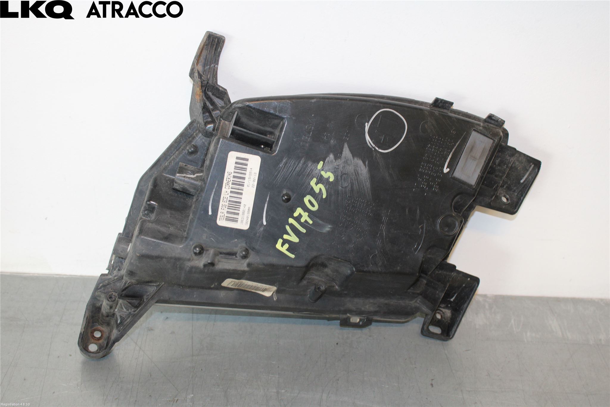 Tesla MODEL S 13- Frontlykt-Kurve-Tåkelys