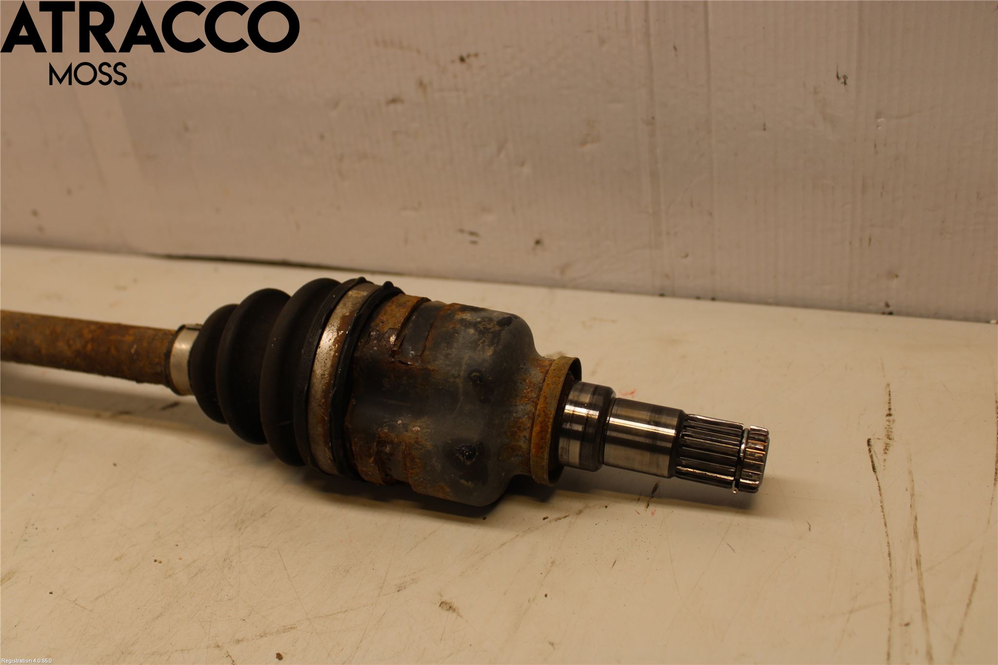 Toyota AVENSIS 09-15 Drivaksel Foran Kompl Venstre