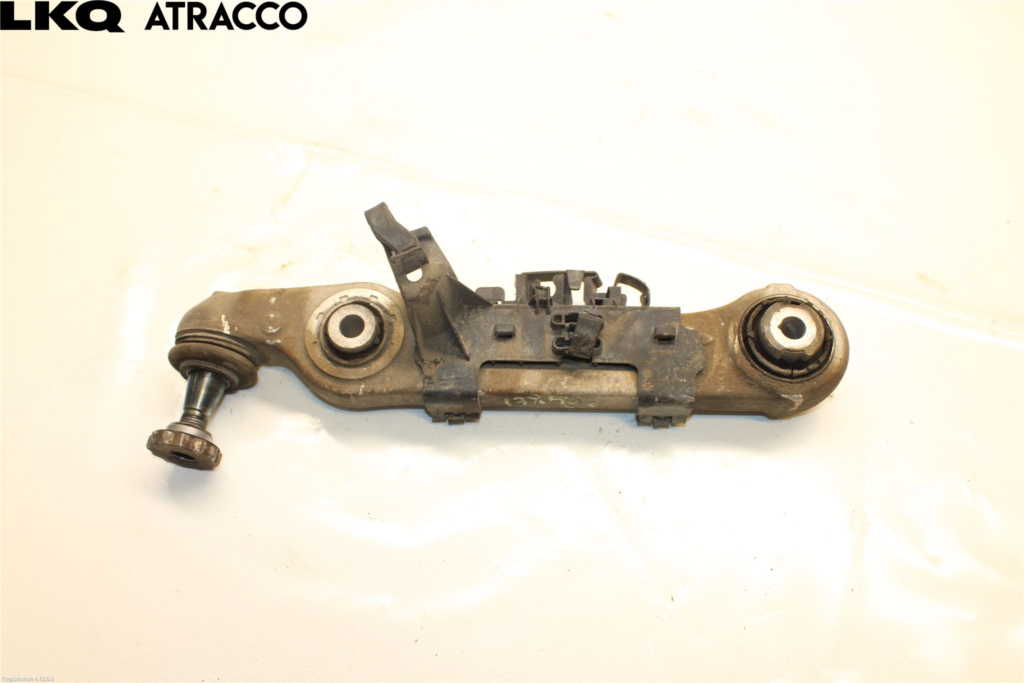 Mercedes-Benz MB C-KLASS (W206) 21- Bærearm Foran Venstre Nedre