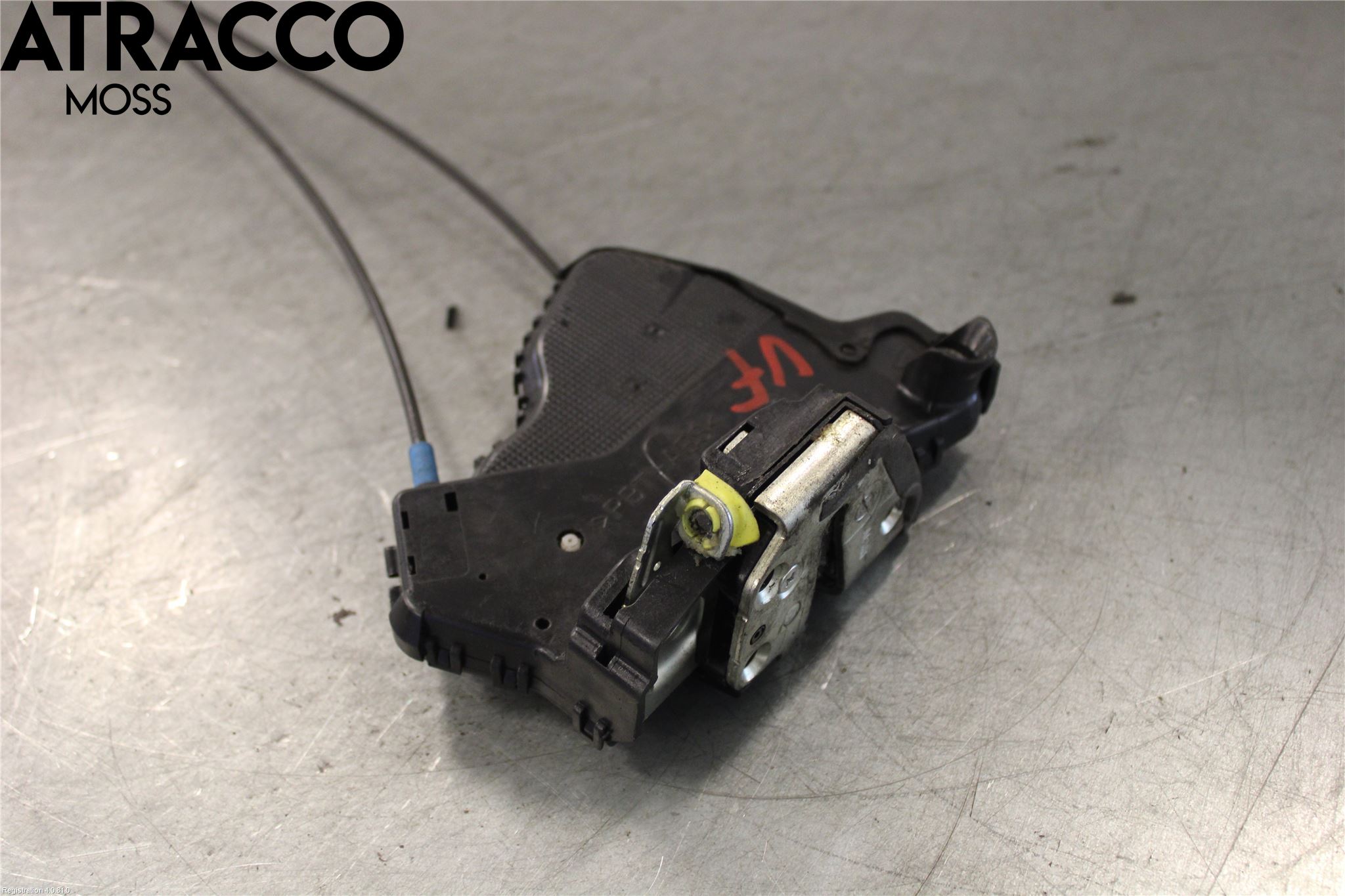 Toyota AVENSIS 03-06 Dørlås - Låsekasse