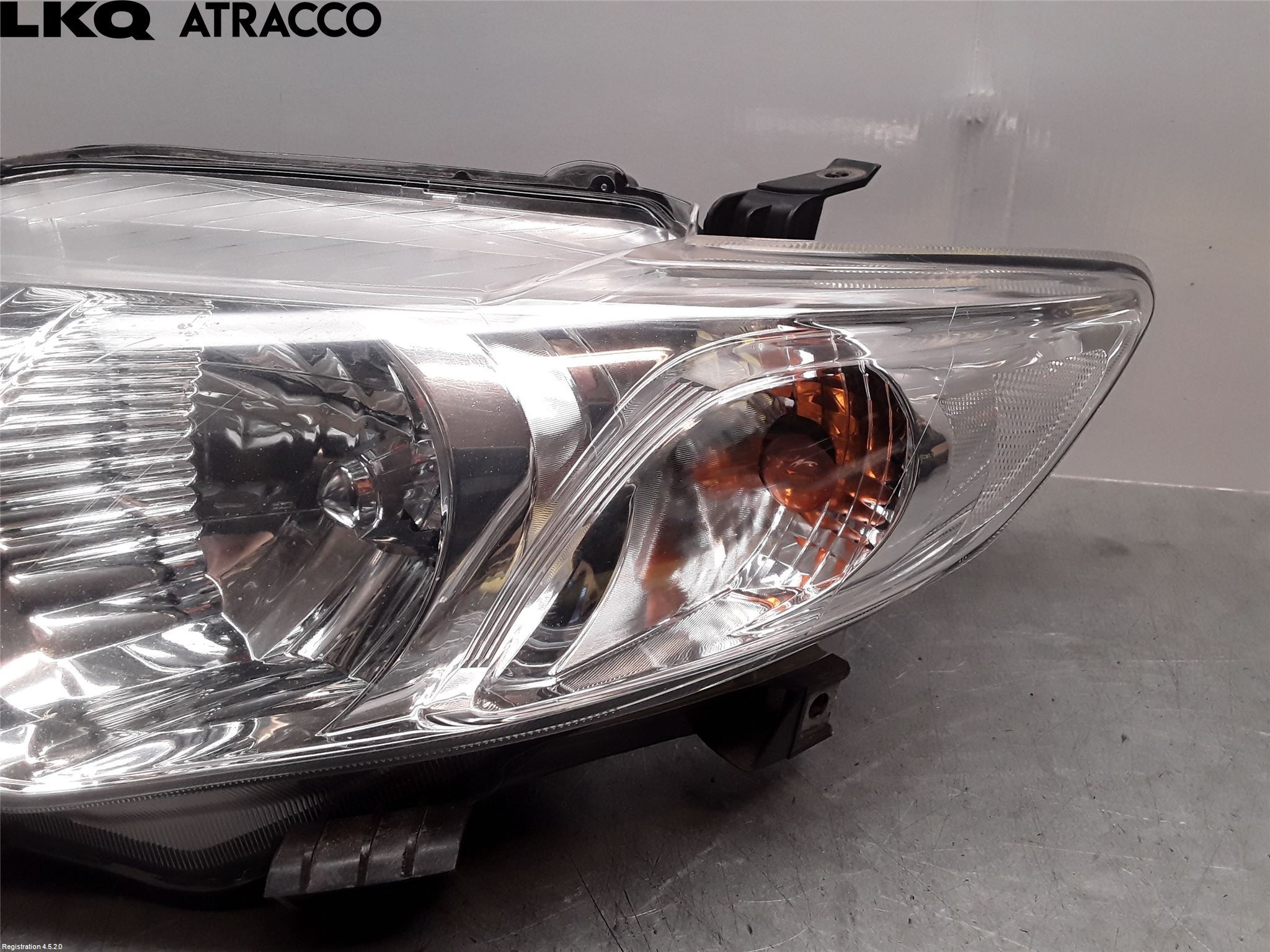 Toyota COROLLA 08-12 Frontlykt Venstre