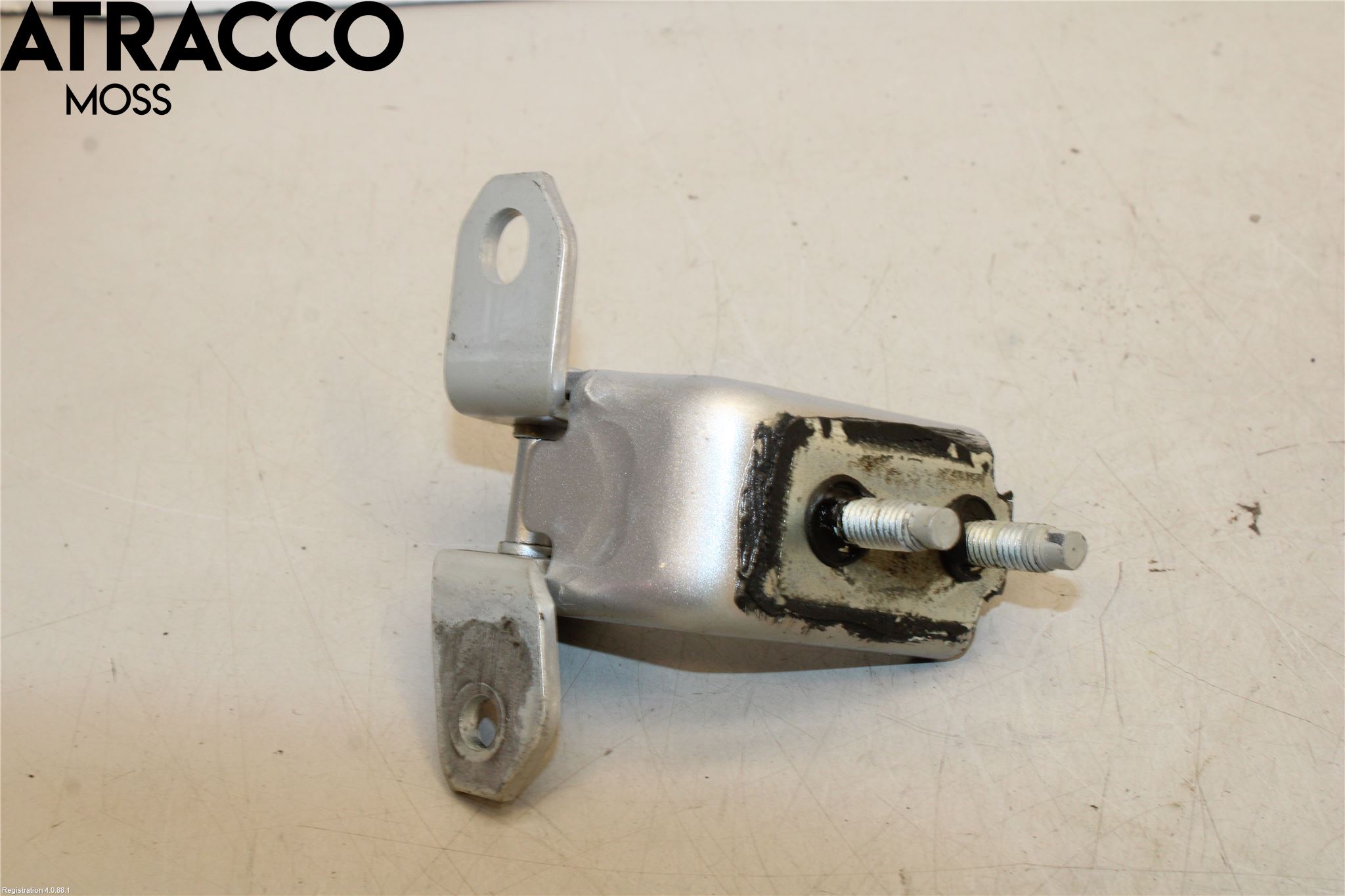 Suzuki SX4 S-CROSS 14-21 Dørhengsel