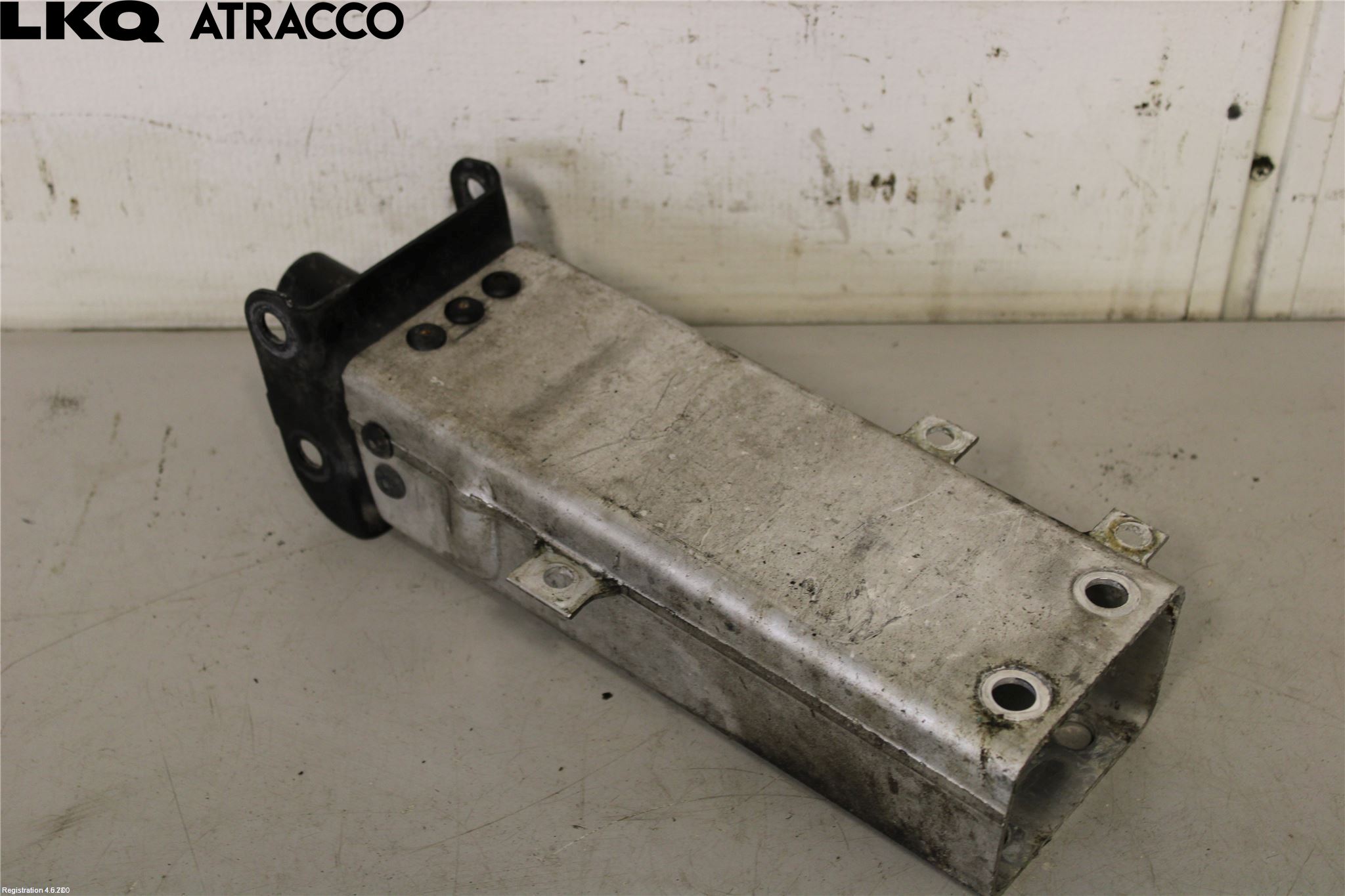 Mercedes-Benz MB E-KLASS (W211) 02-09 Støtfanger Foran Feste