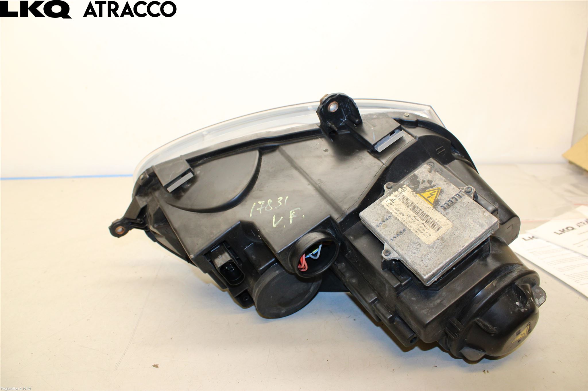 Volkswagen VW JETTA V 06-10 Frontlykt Hus Venstre