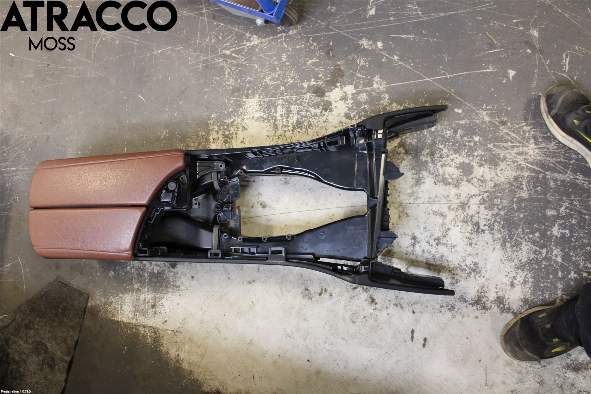 BMW 5 F10/F11/F18 09-17 Innr Konsoll-Lomme