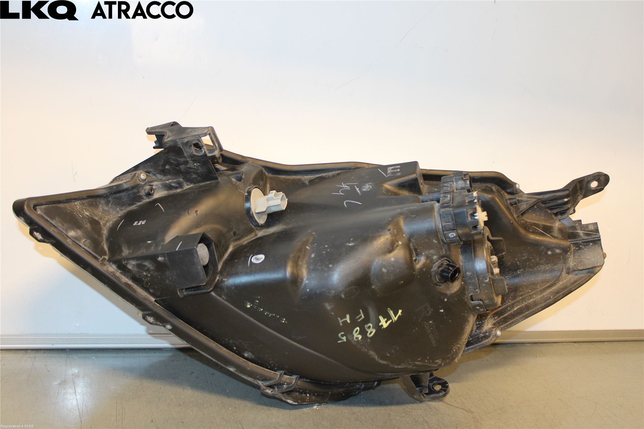 Toyota YARIS XP130 12-14 Frontlykt Høyre