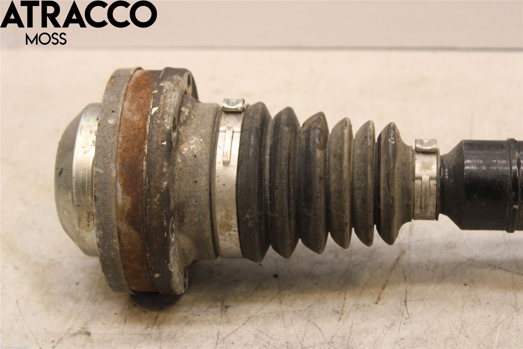 Volkswagen VW PASSAT 11-14 Drivaksel Foran Kompl Høyre