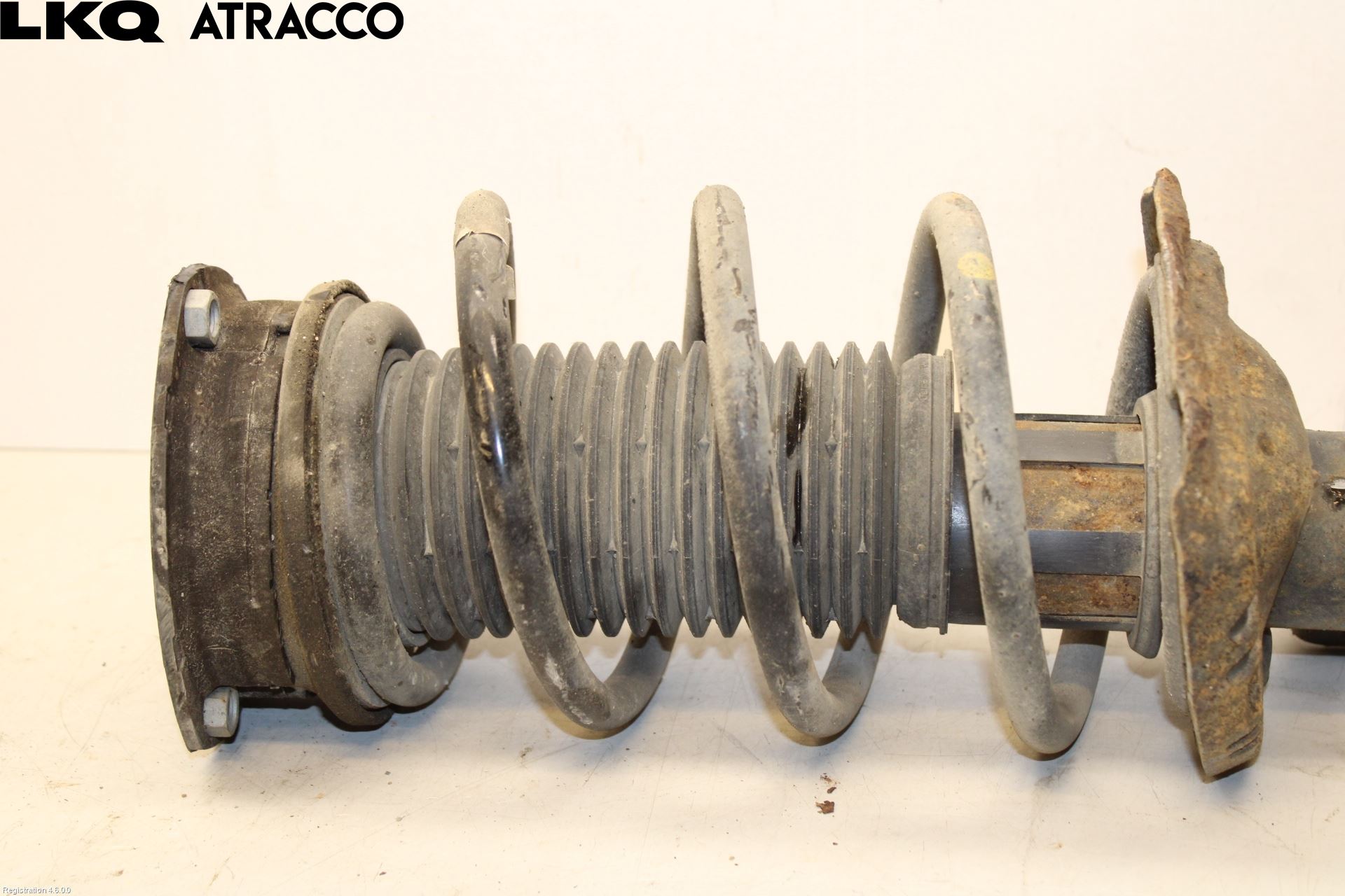 Volkswagen VW PASSAT 15-19 Fjærbein Foran Høyre