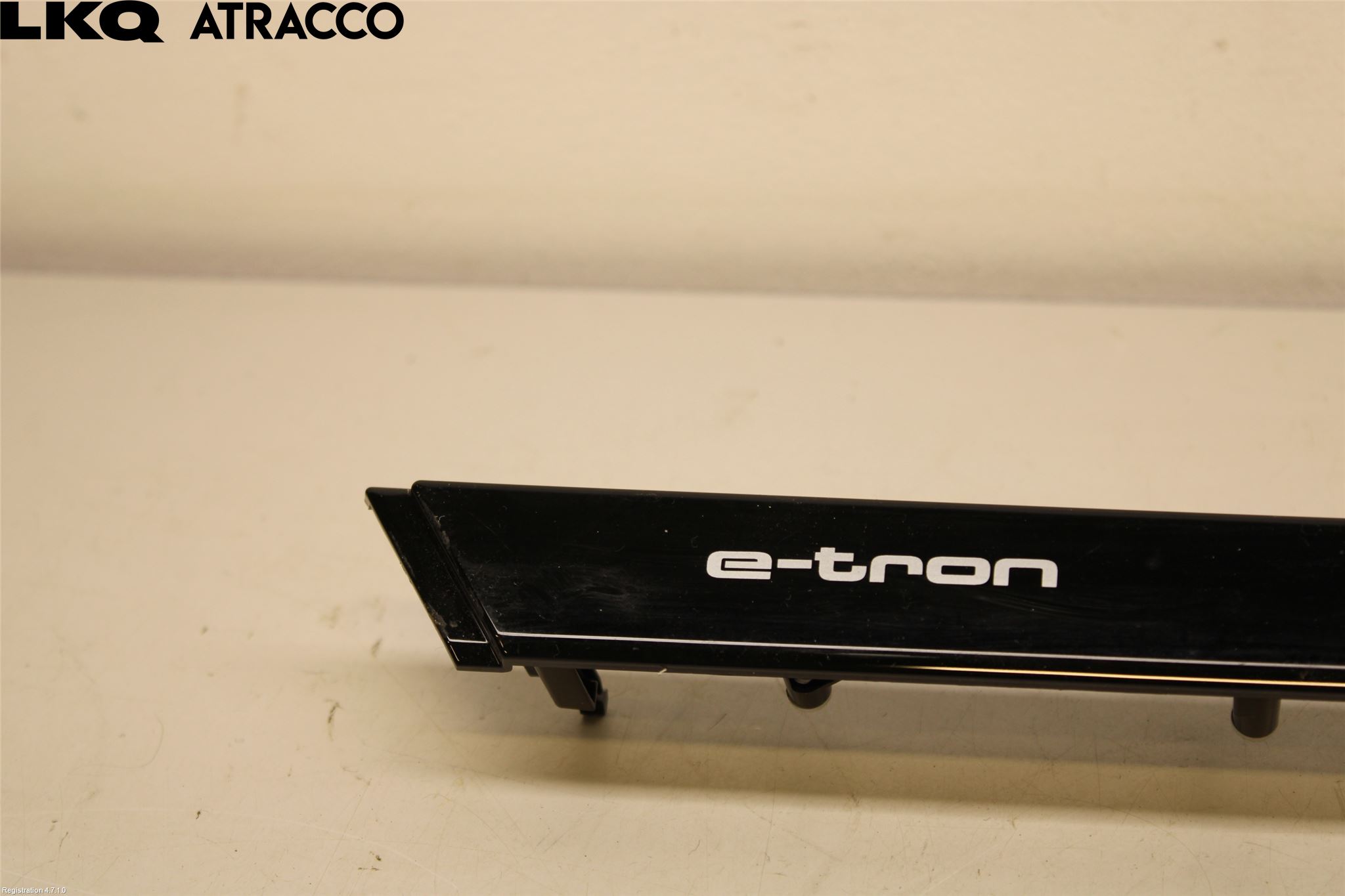 Audi E-TRON, S GE 19- Innr Dekor Instrbord