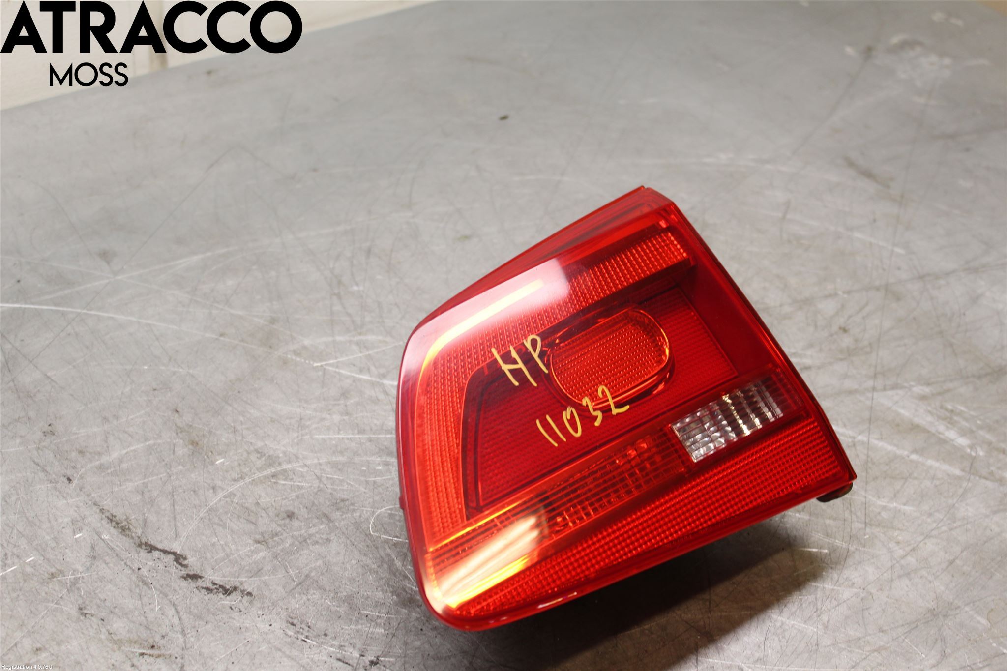 Volkswagen VW TOURAN 10-15 Baklykt Høyre  På Luke(Indre)