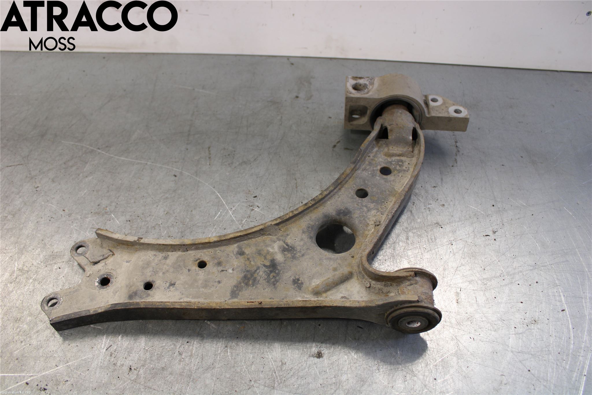 Volkswagen VW GOLF VI 09-13 Bærearm Foran Høyre Nedre