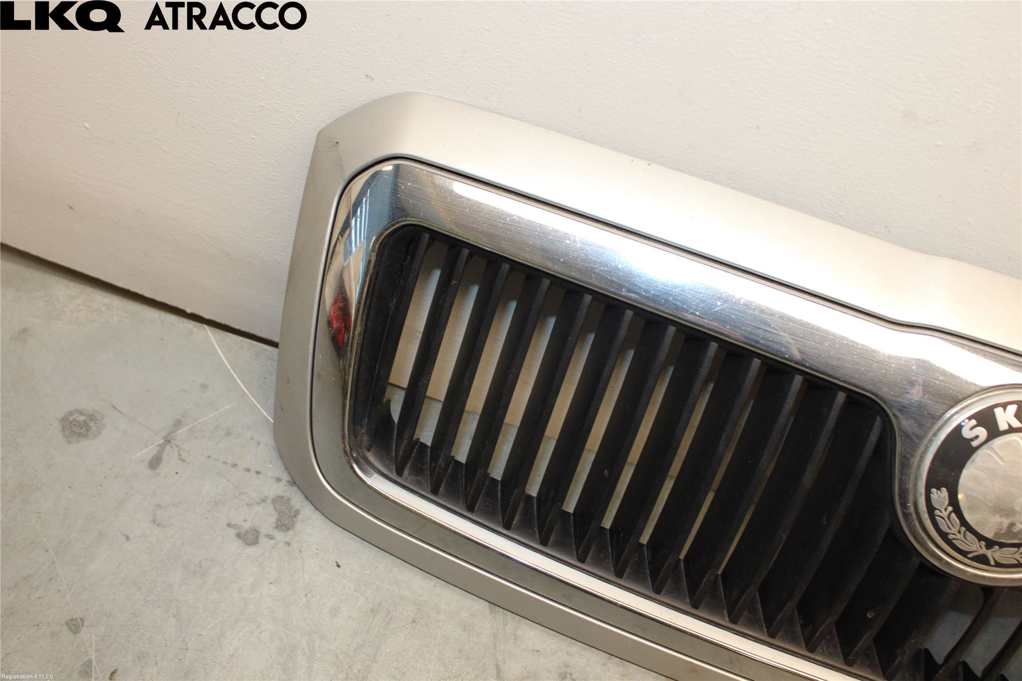 Skoda OCTAVIA (1U) 96-11 Grill Komplett