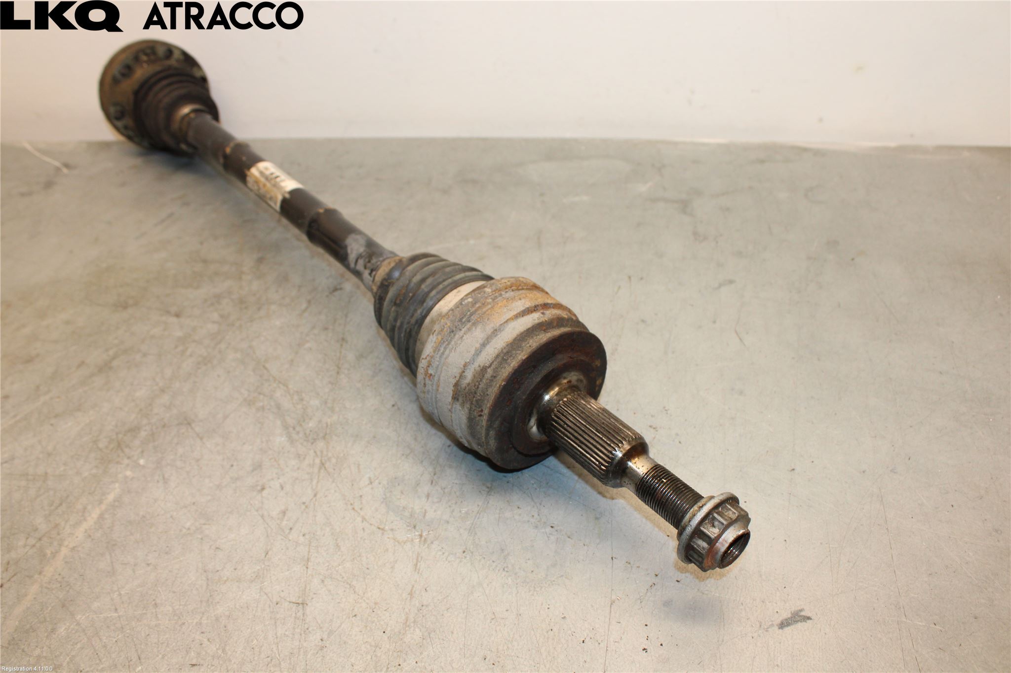 Volkswagen VW TRANSP/CARAVELLE (T5) 04-15 Drivaksel Bak Kompl Venstre