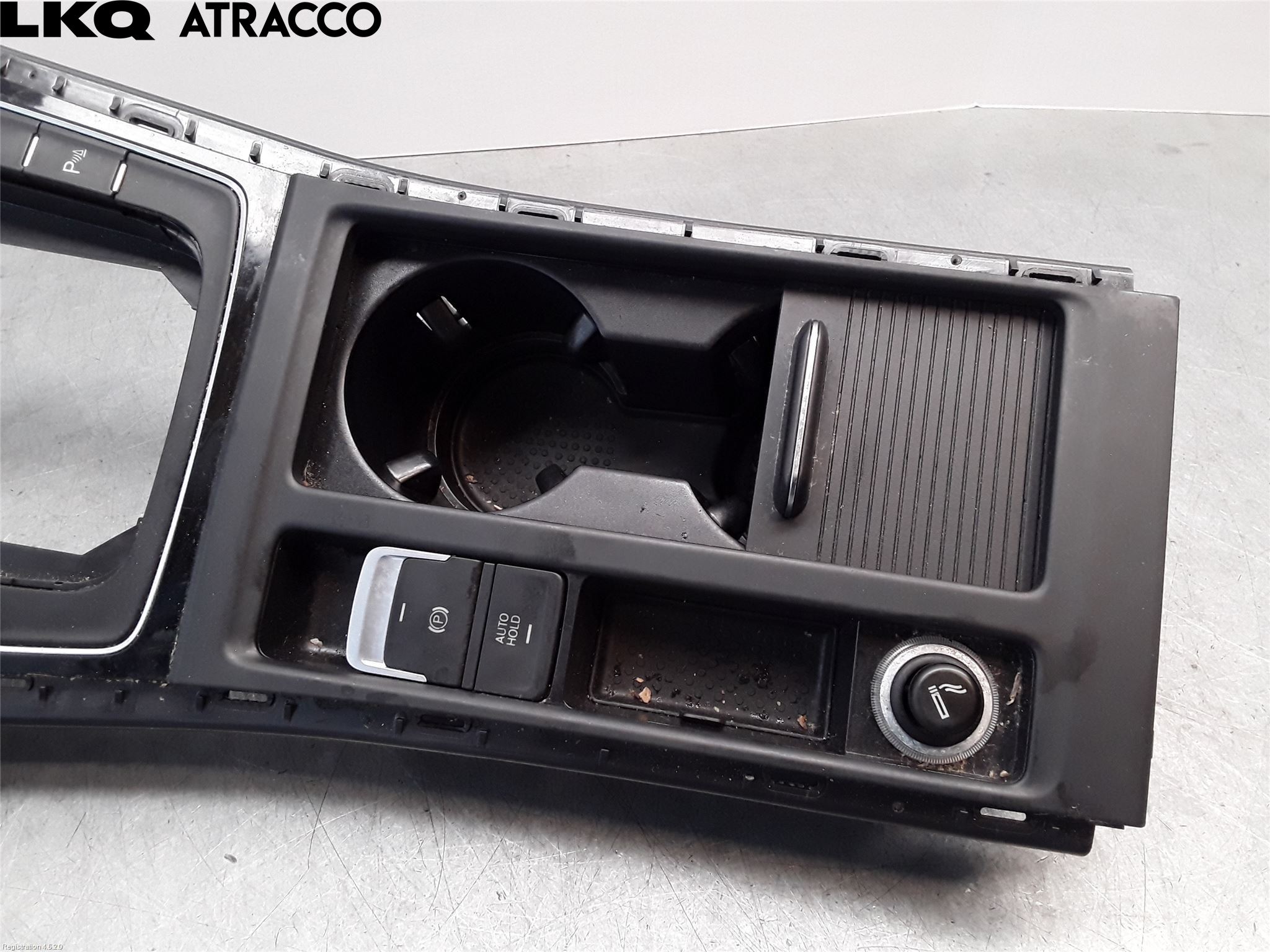 Volkswagen VW GOLF / E-GOLF VII 13-20 Innr Koppholder