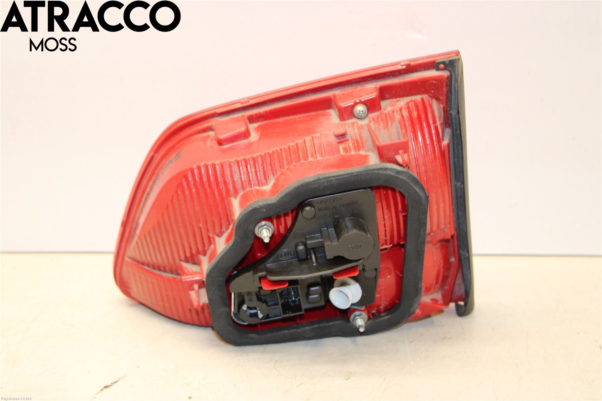 Volkswagen VW TOURAN 10-15 Baklykt Venstre  På Luke(Indre