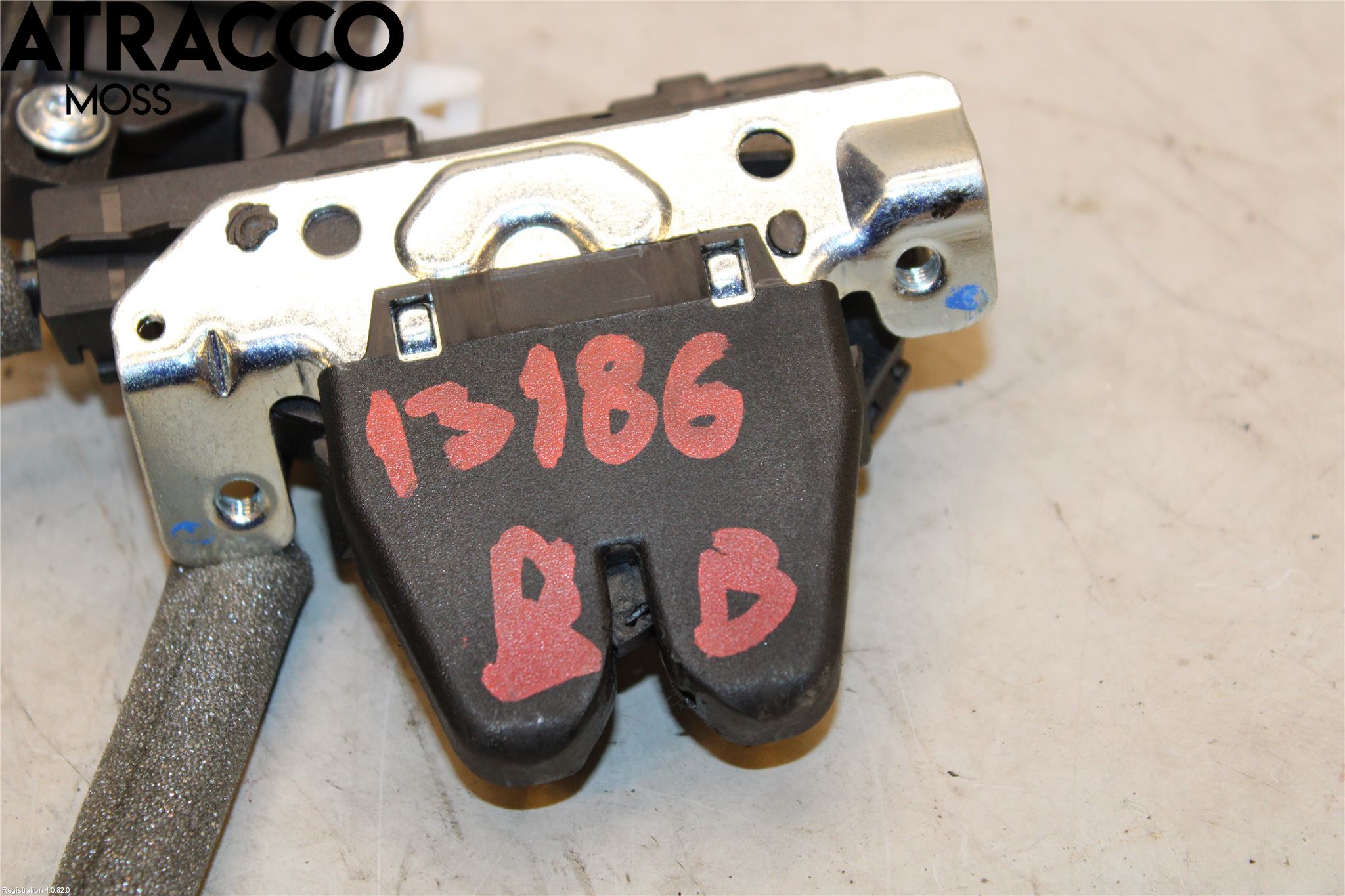 Mercedes-Benz MB E-KLASS (W212) 09-16 Bakluke-Lokk Låsekasse