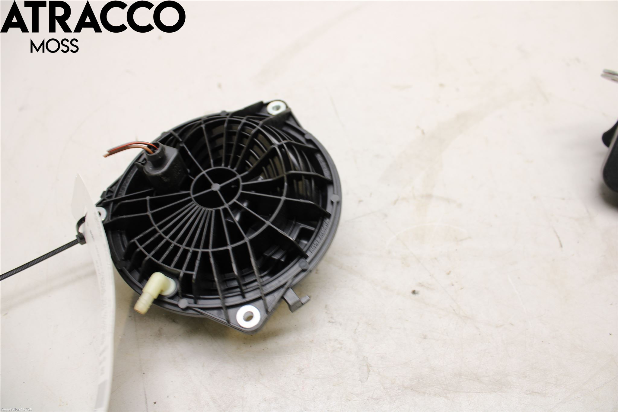 Volkswagen VW POLO VI 18->> Bakluke Handtak Ytre