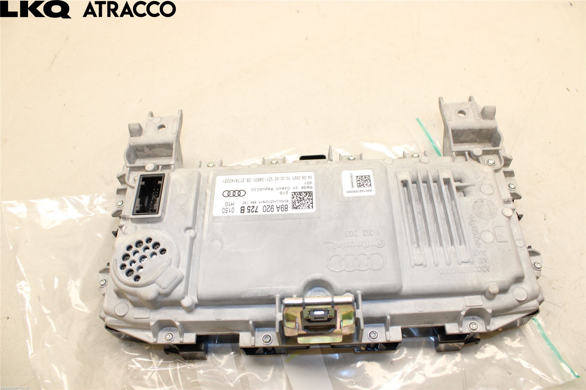 Audi Q4 E-TRON FZ 22- Instrumentkonsoll Midt