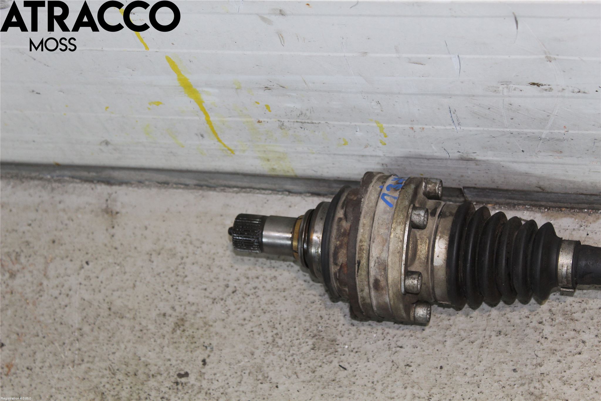 Volkswagen VW PASSAT 05-11 Drivaksel Foran Kompl Venstre