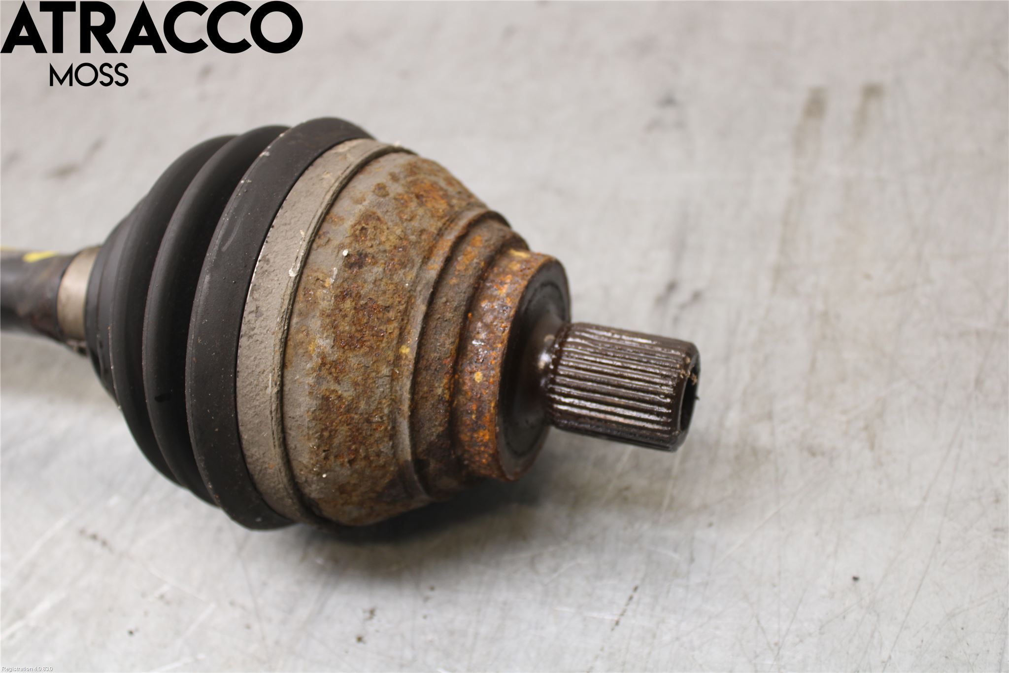 Volkswagen VW CADDY 11-15 Drivaksel Foran Kompl Venstre