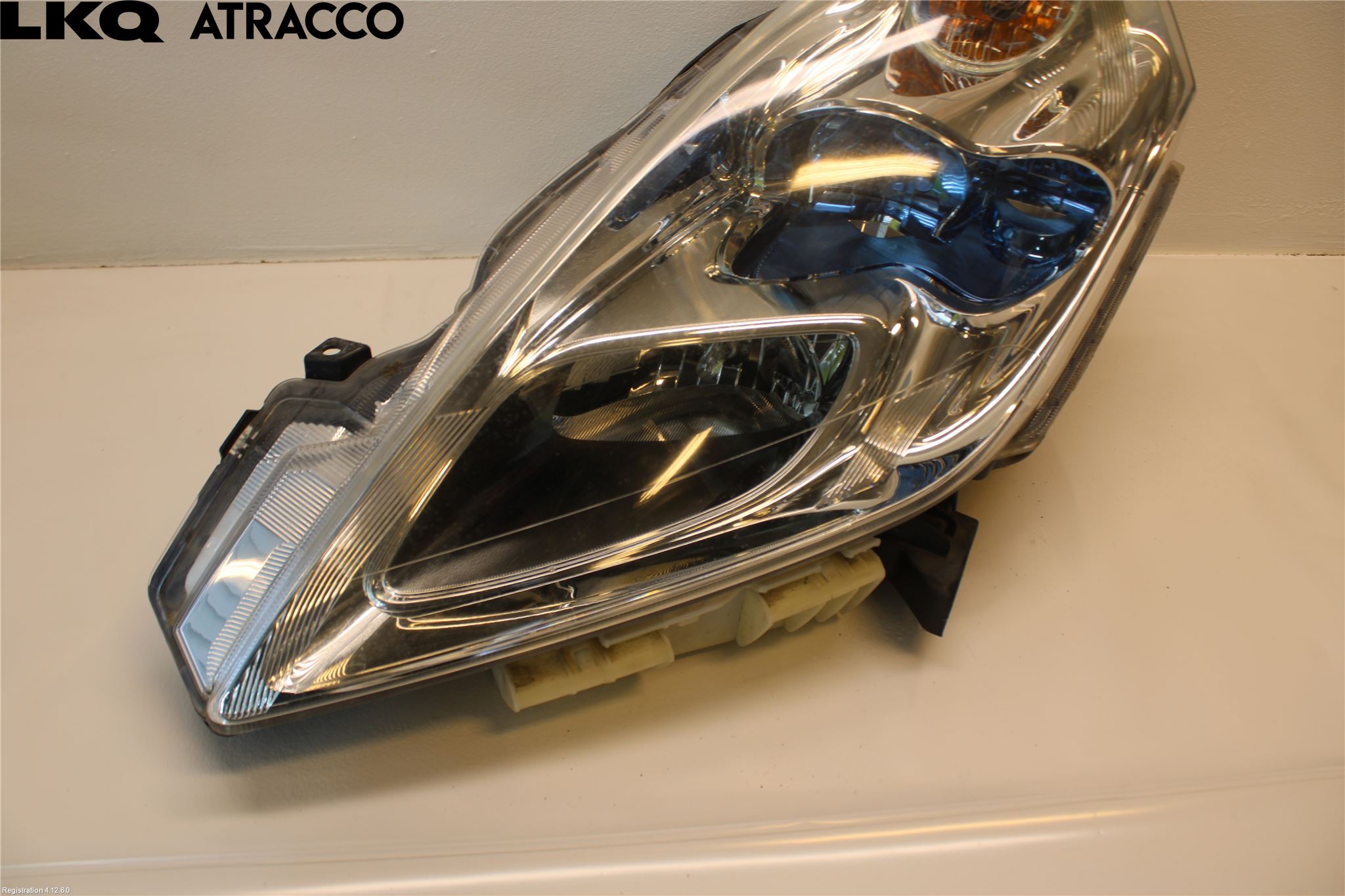 Nissan LEAF 11-17 Frontlykt Venstre