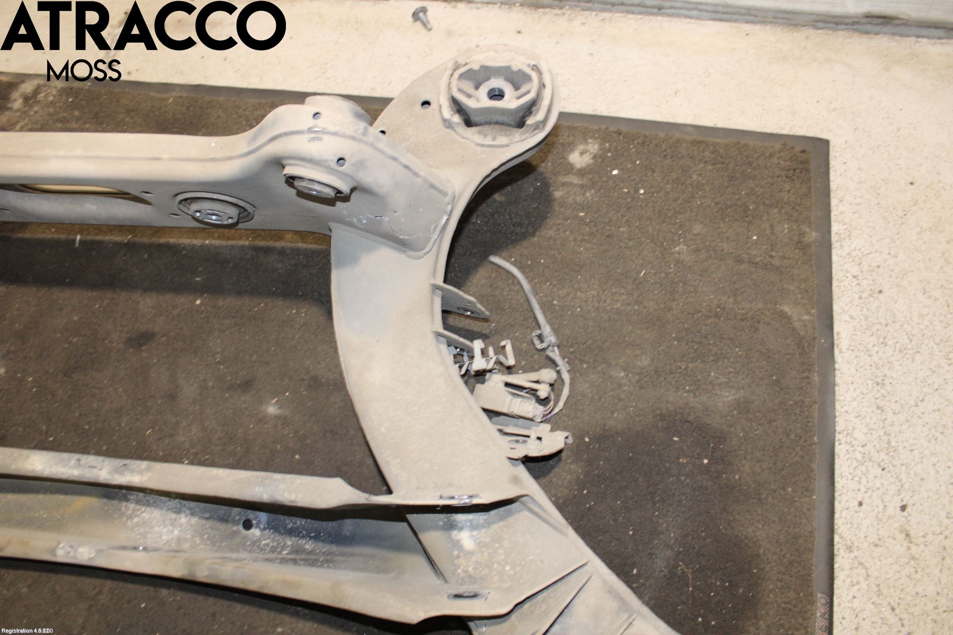 Mercedes-Benz MB C-KLASS (W205) 14-21 Bakaksel Feste Travers-Ramme