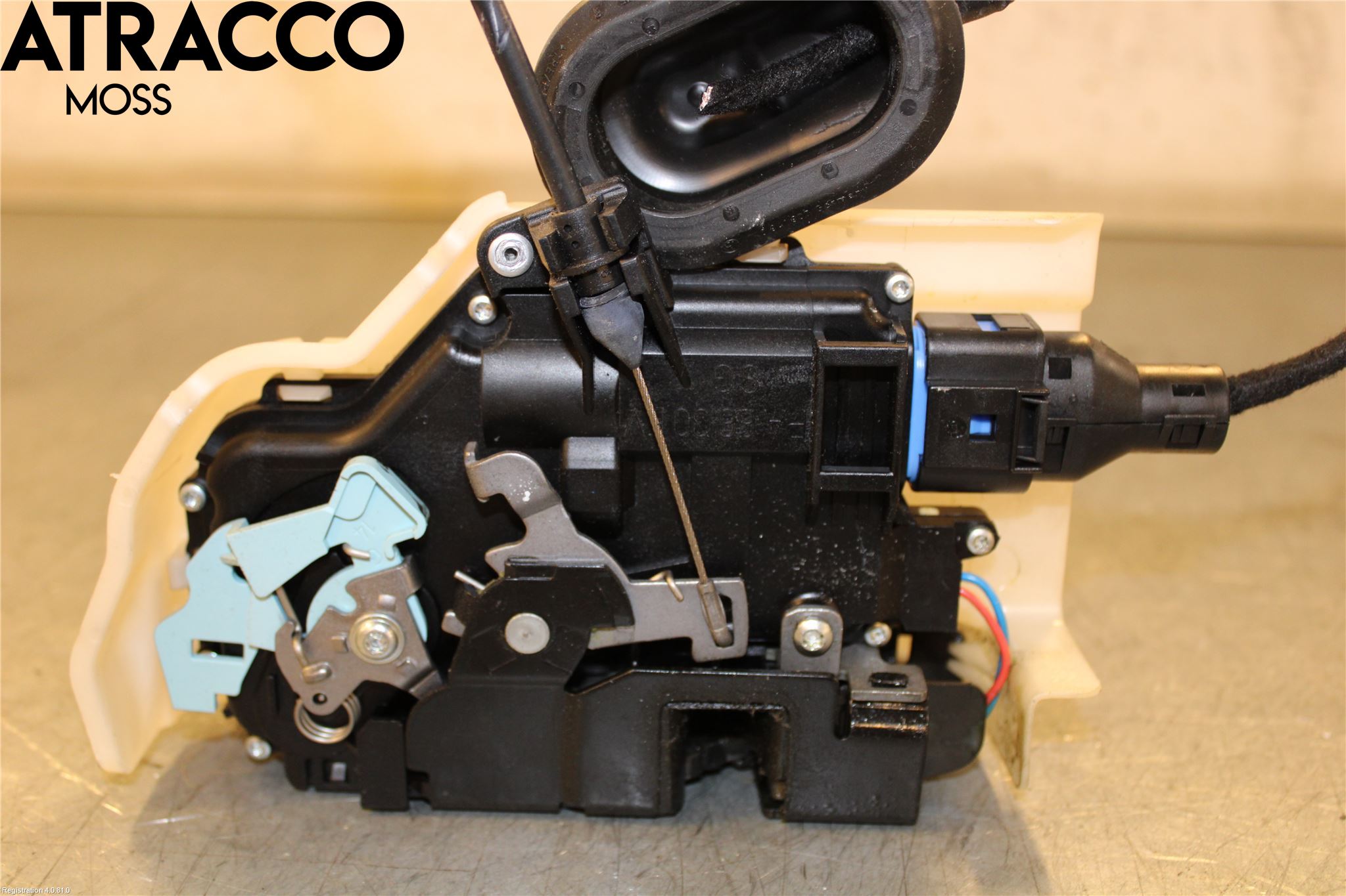 Volkswagen VW TOURAN 10-15 Dørlås - Låsekasse