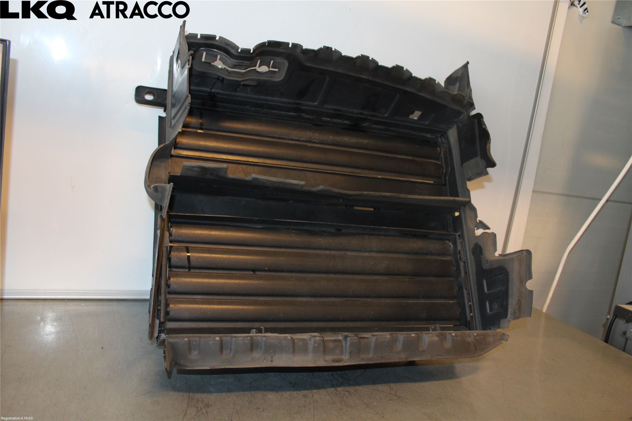 Peugeot 2008/E-2008 20- Luftstyring Front