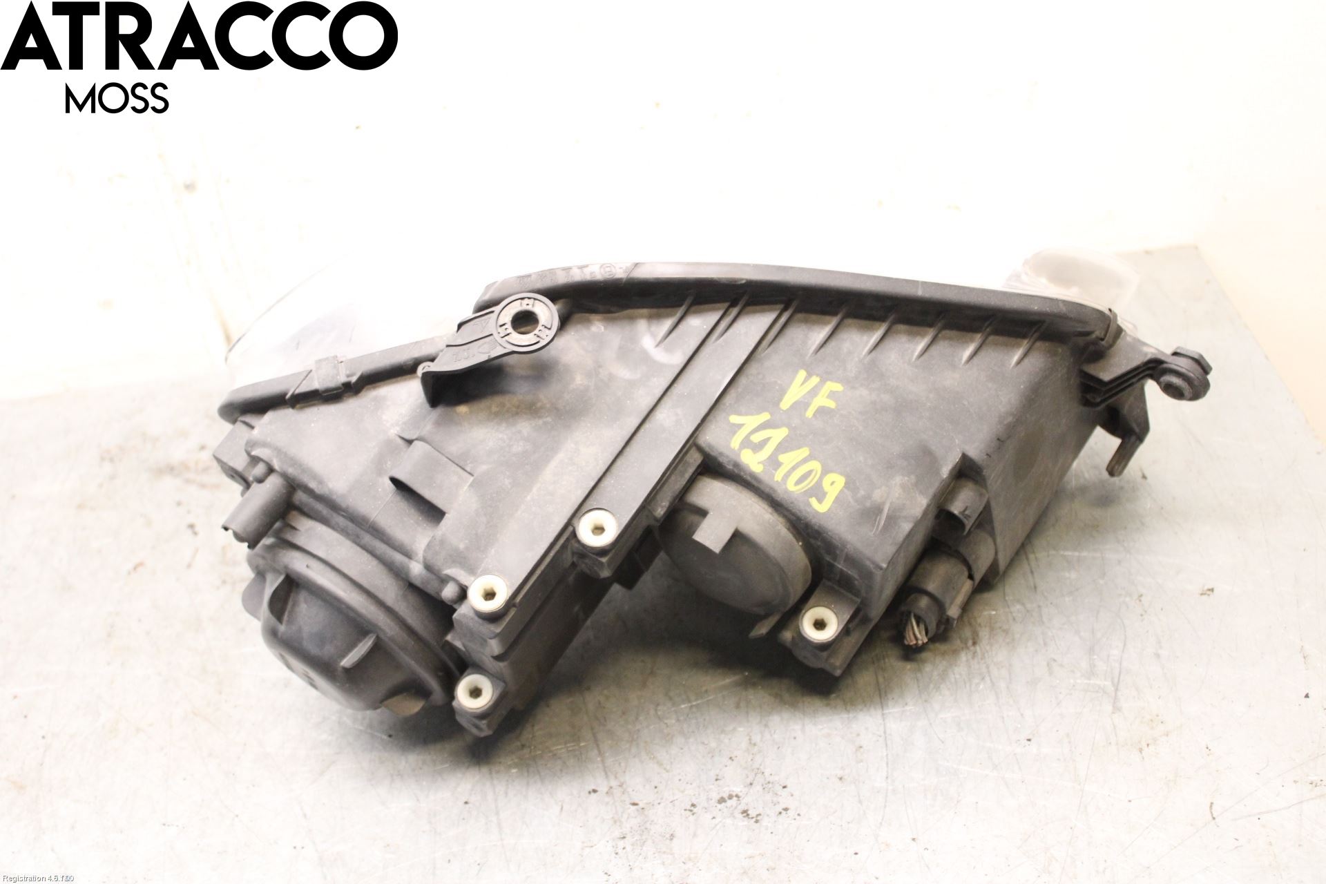 Volkswagen VW TOURAN 03-10 Frontlykt Venstre