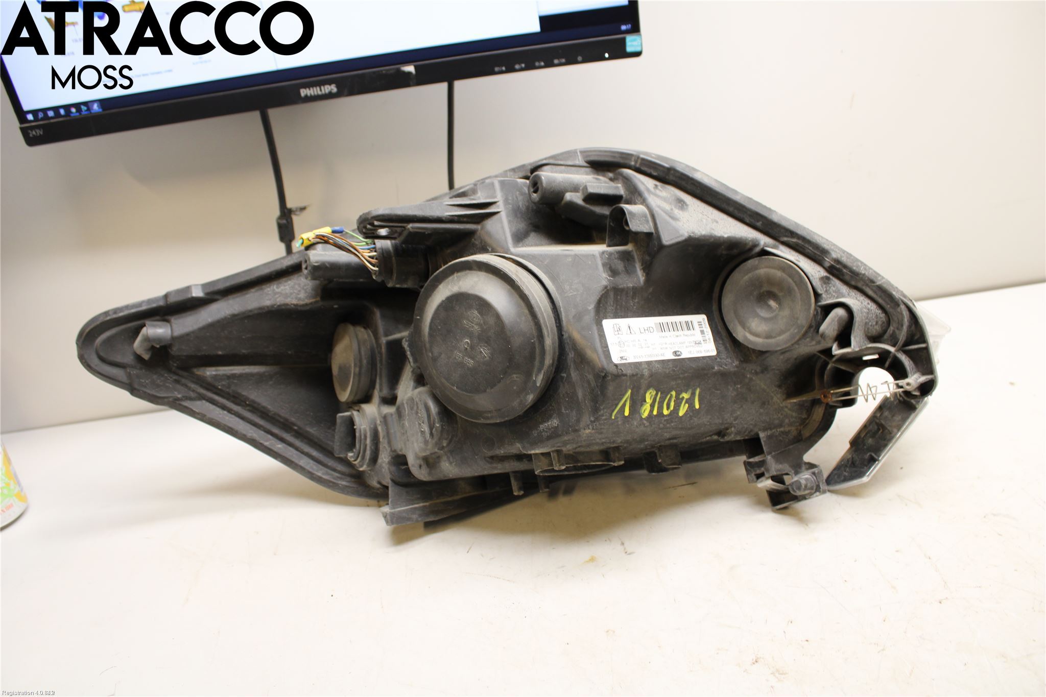 Ford KUGA 08-12 Frontlykt Venstre