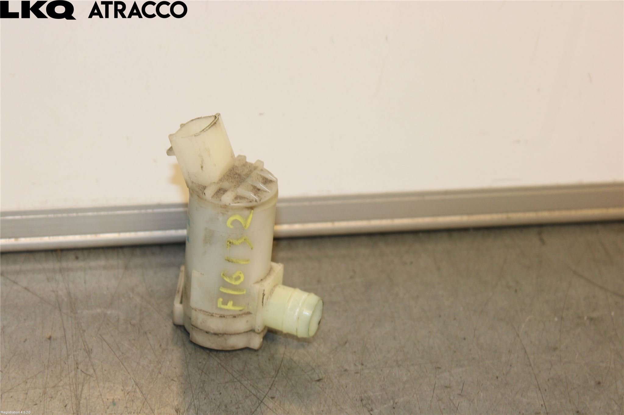 Suzuki SX4 S-CROSS 14-21 Spylerpumpe Frontrute