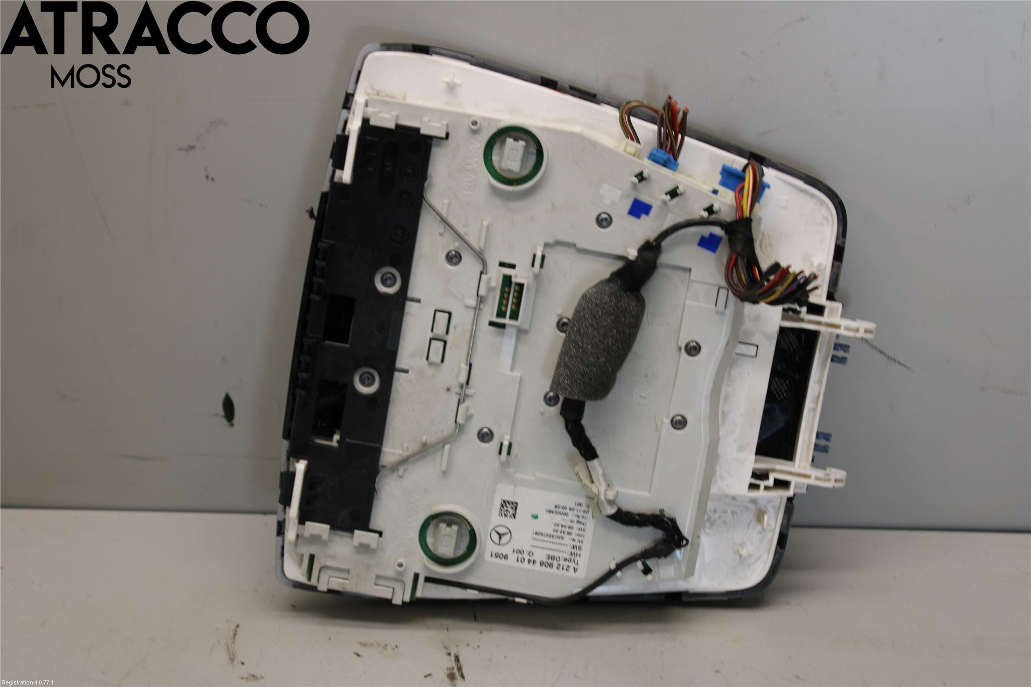 Mercedes-Benz MB E-KLASS (W212) 09-16 Innr Taklys