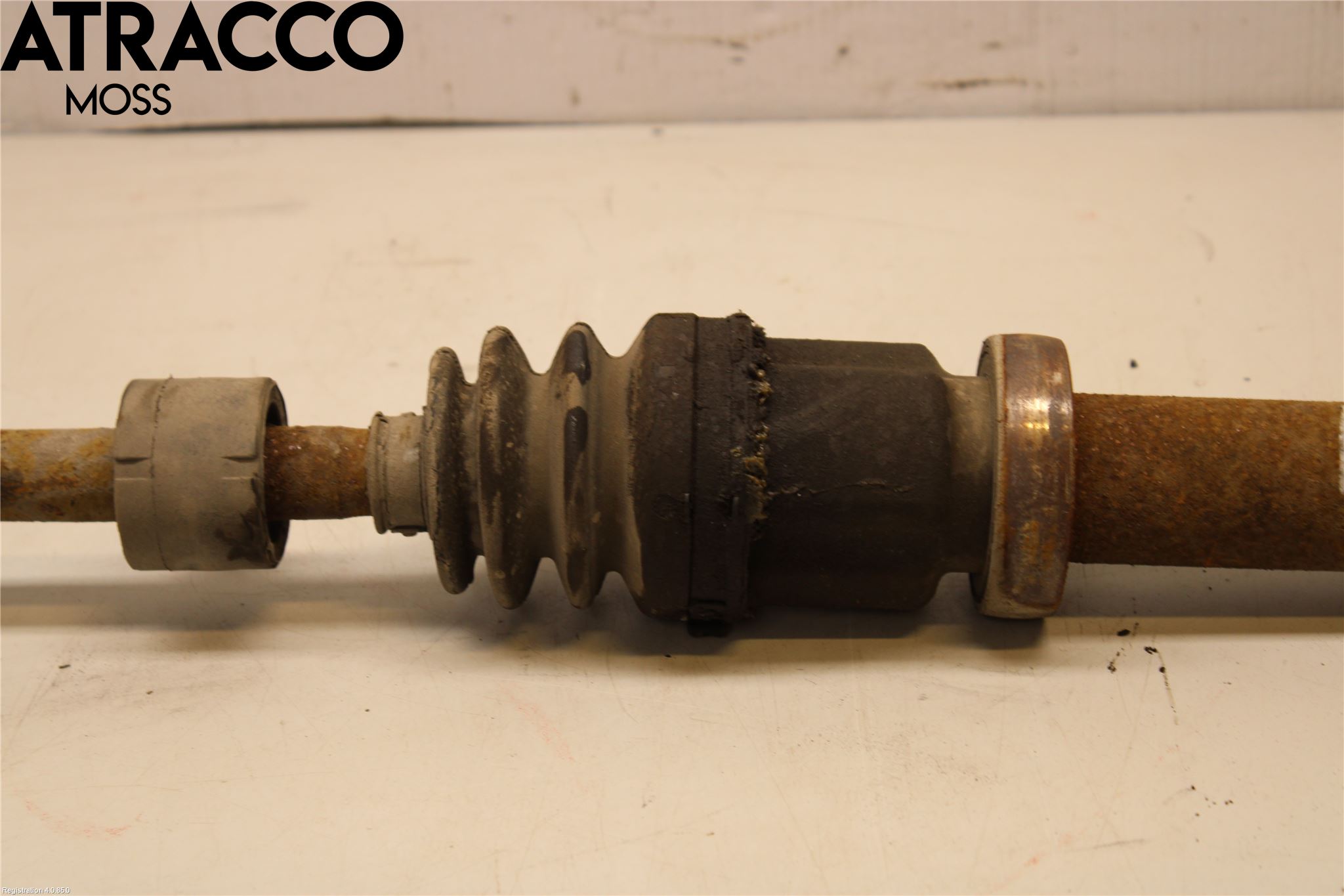 Ford FIESTA 09-12 Drivaksel Foran Kompl Høyre