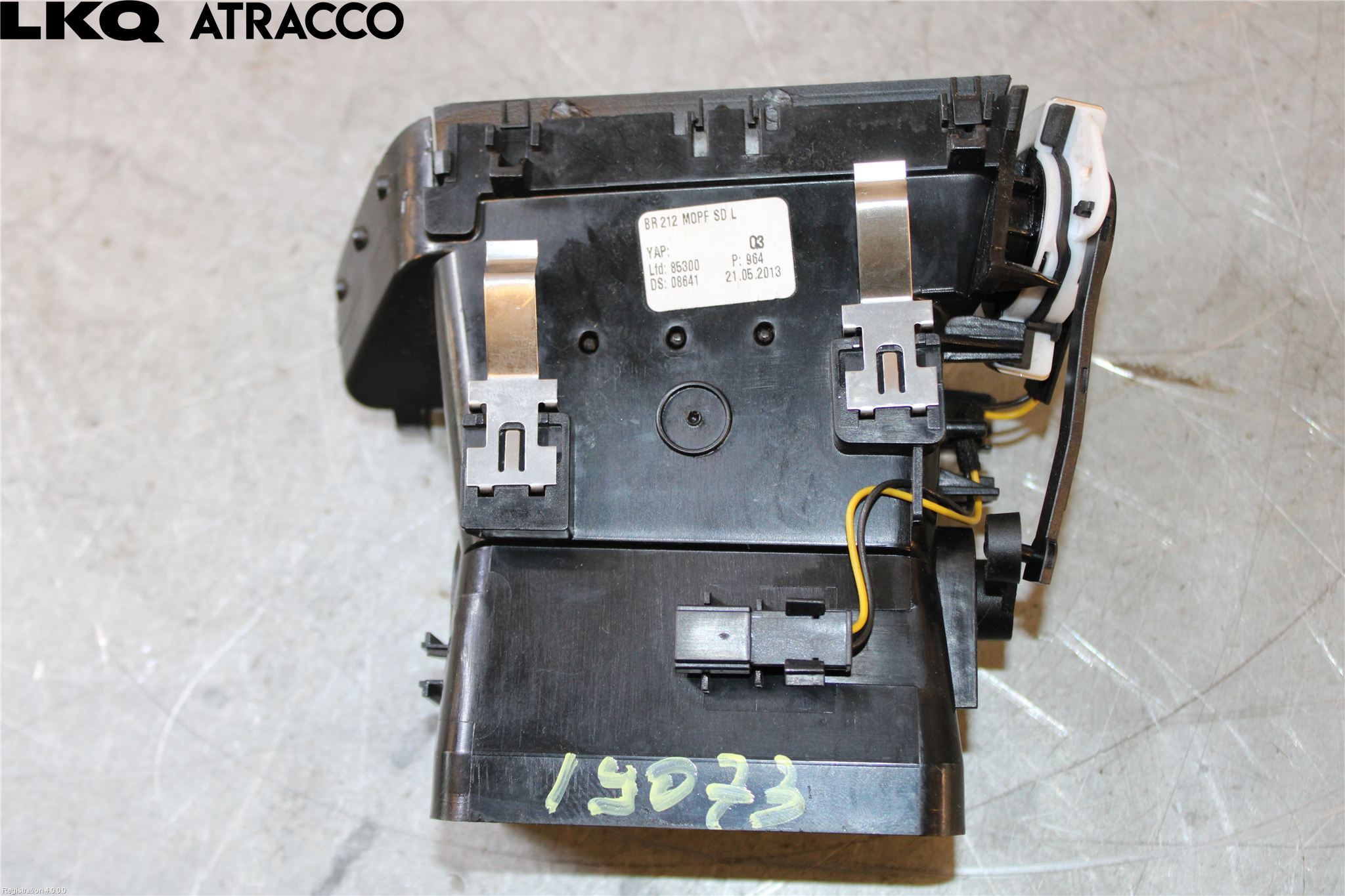 Mercedes-Benz MB E-KLASS (W212) 09-16 Dashbord Kanal - Dyse