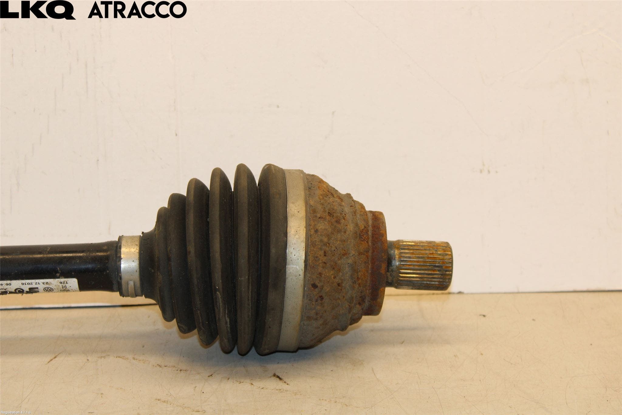 Volkswagen VW PASSAT 15-19 Drivaksel Foran Kompl Venstre