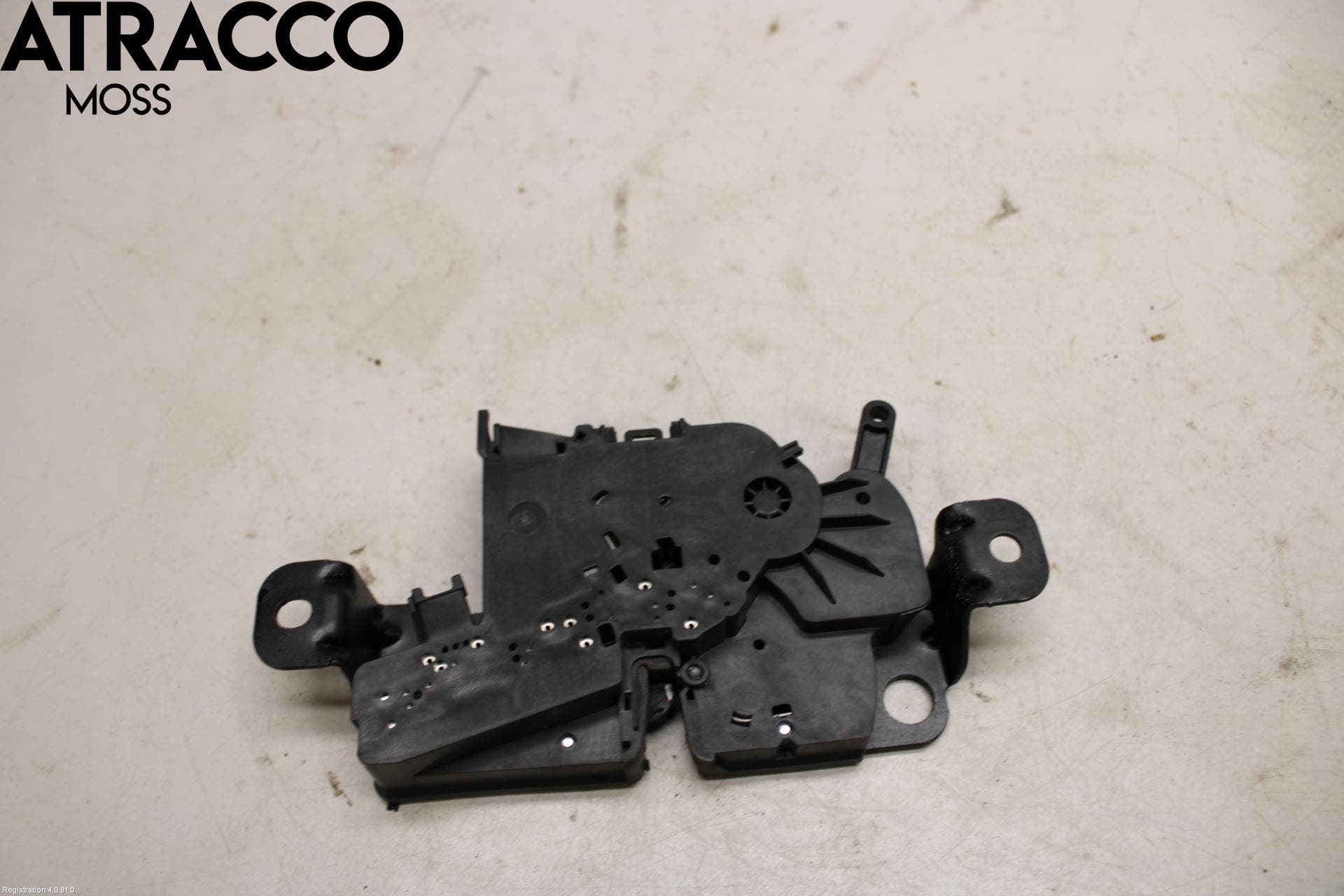 BMW 5 G30/G31/F90 17-23 Bakluke-Lokk Låsekasse