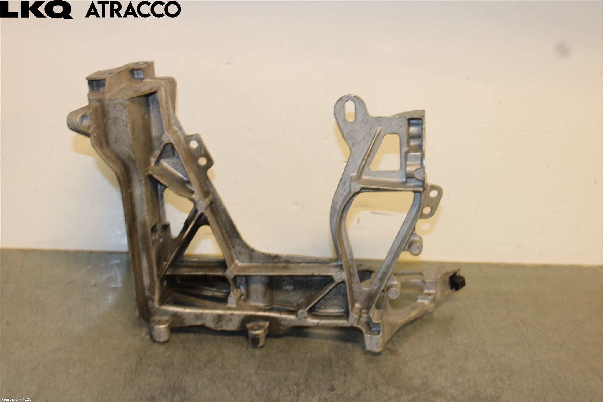 Mercedes-Benz MB C-KLASS (W205) 14-21 Frontlykt Holder-Feste
