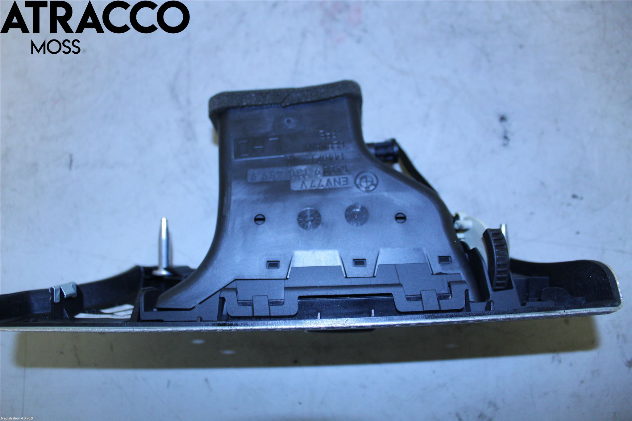 BMW 3 E90/91 SED/TOU 05-12 Dashbord Kanal - Dyse