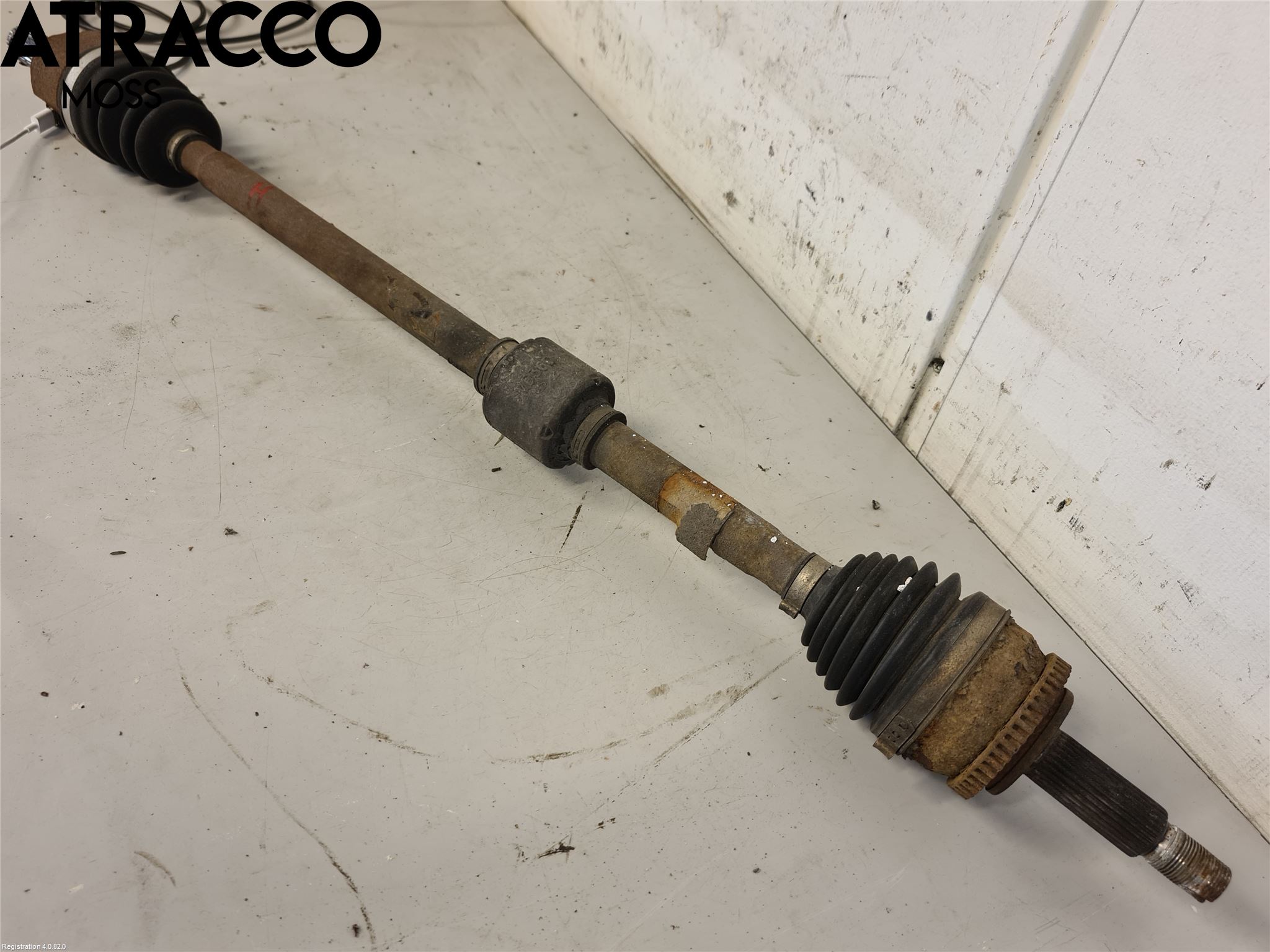 Hyundai i40 08-15 Drivaksel Foran Kompl Høyre