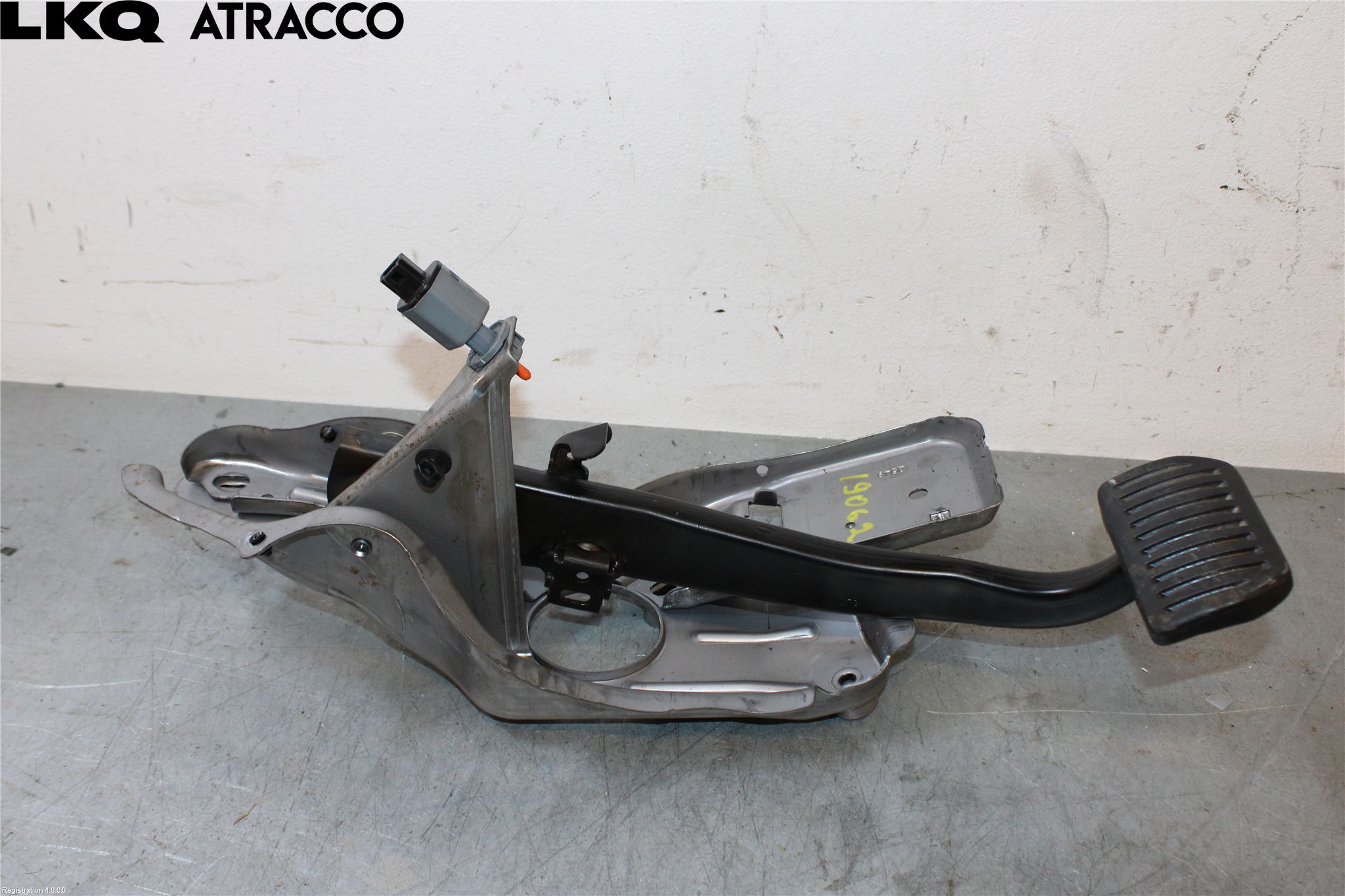 Volvo EX40 25- Bremsepedal