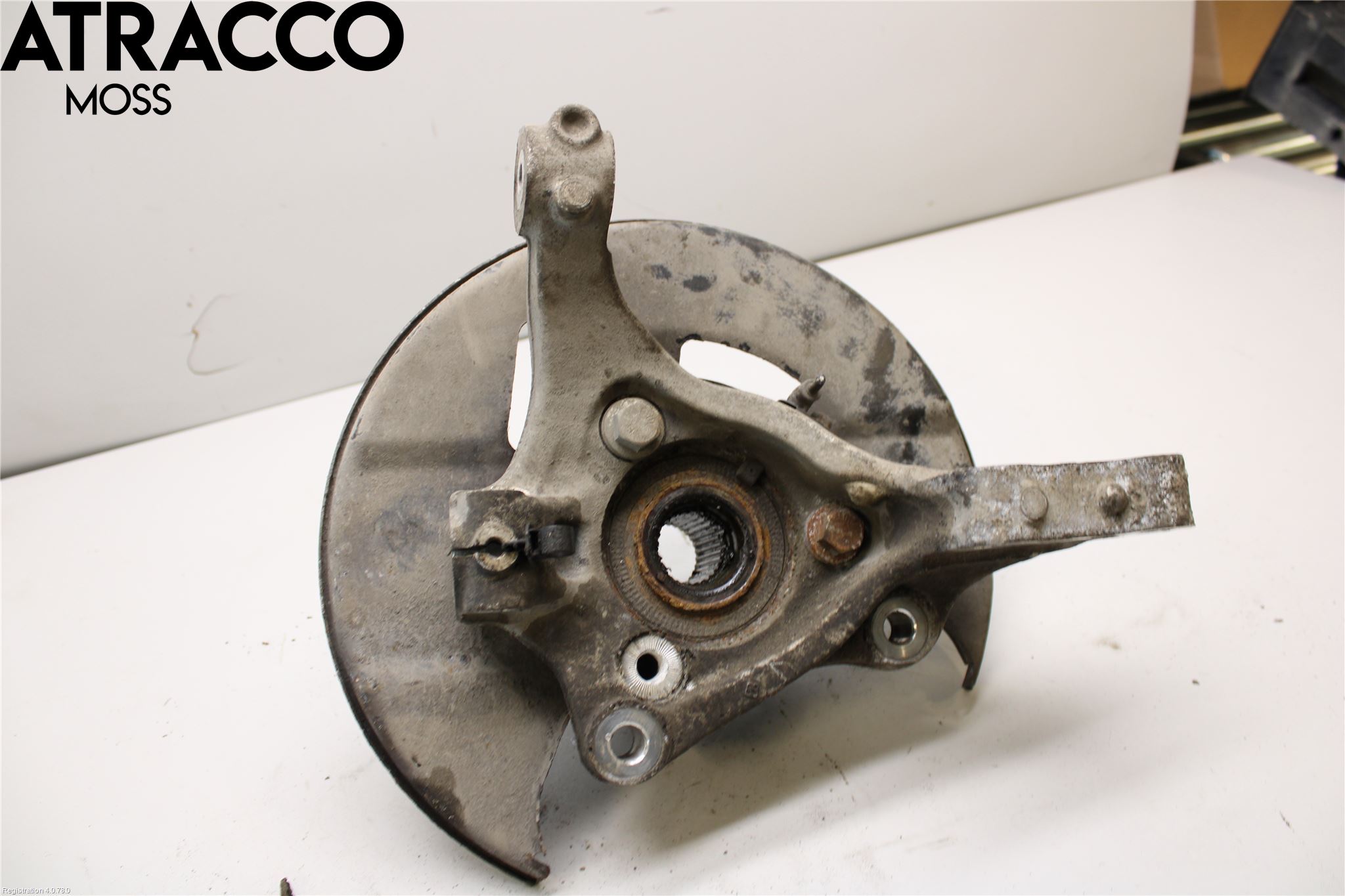 Opel INSIGNIA 09-16 Spindel Vf