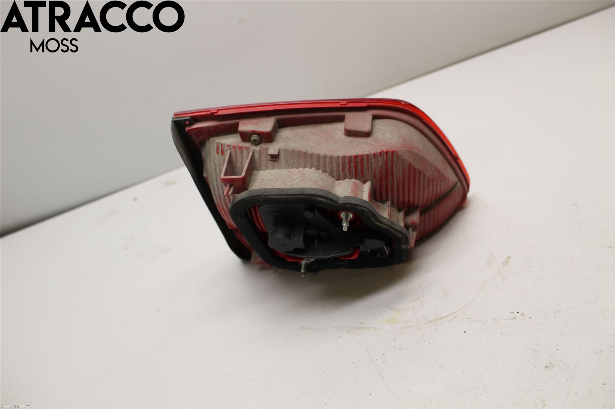 Volkswagen VW TOURAN 10-15 Baklykt Venstre  På Luke(Indre