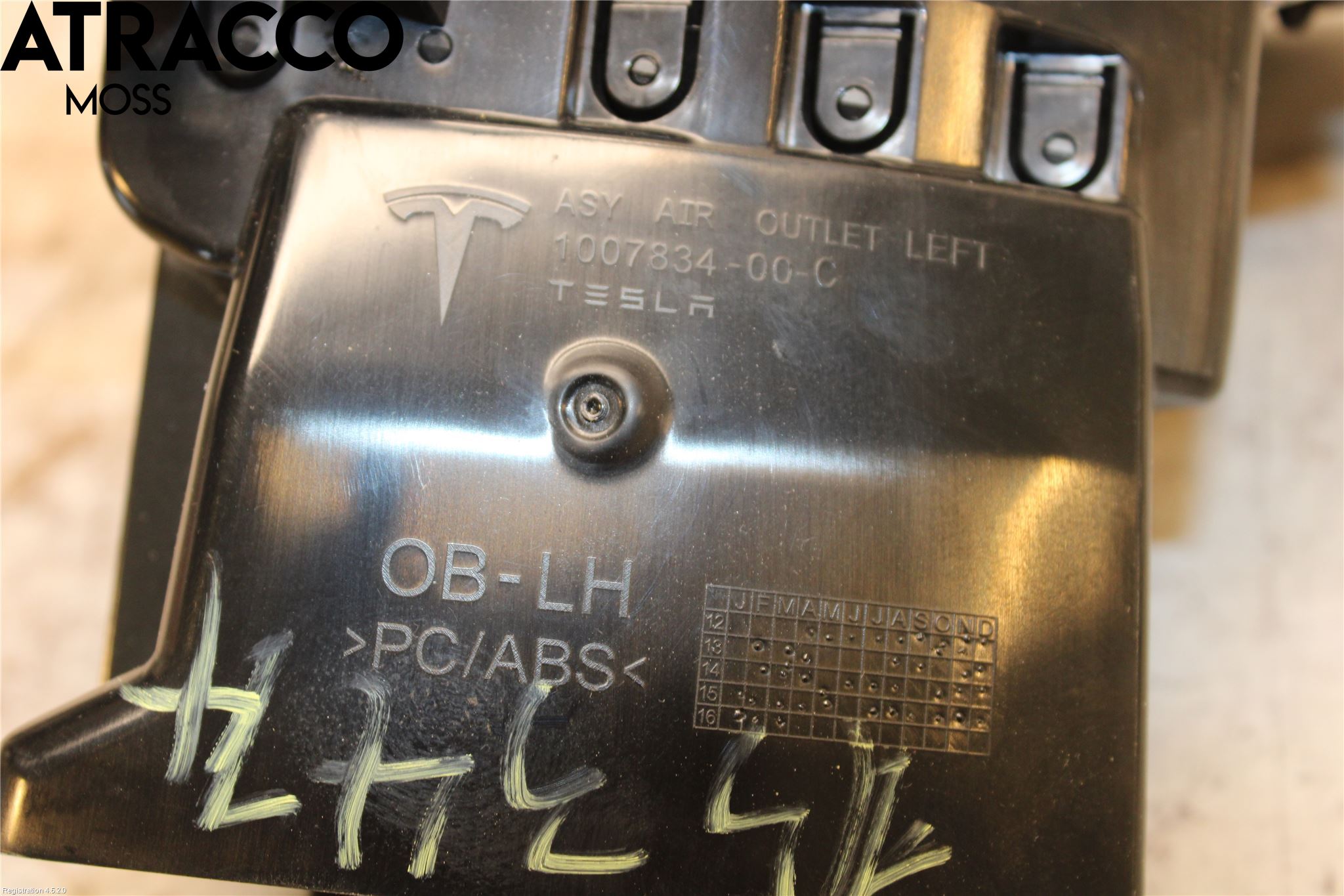 Tesla MODEL S 13- Dashbord Kanal - Dyse