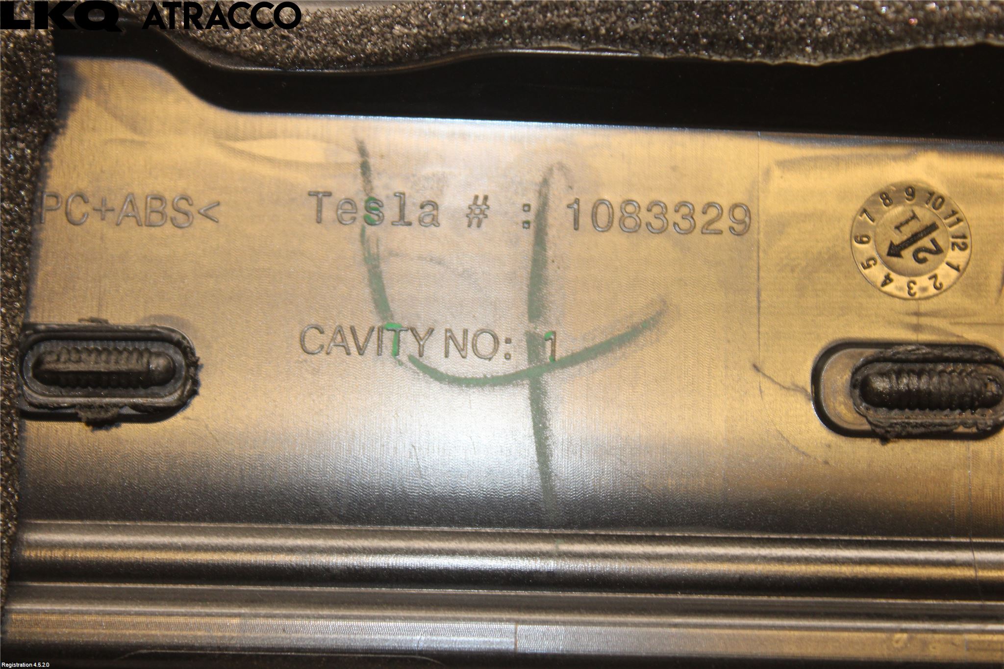 Tesla MODEL 3 17- Innr Dashbord Sparkeplate