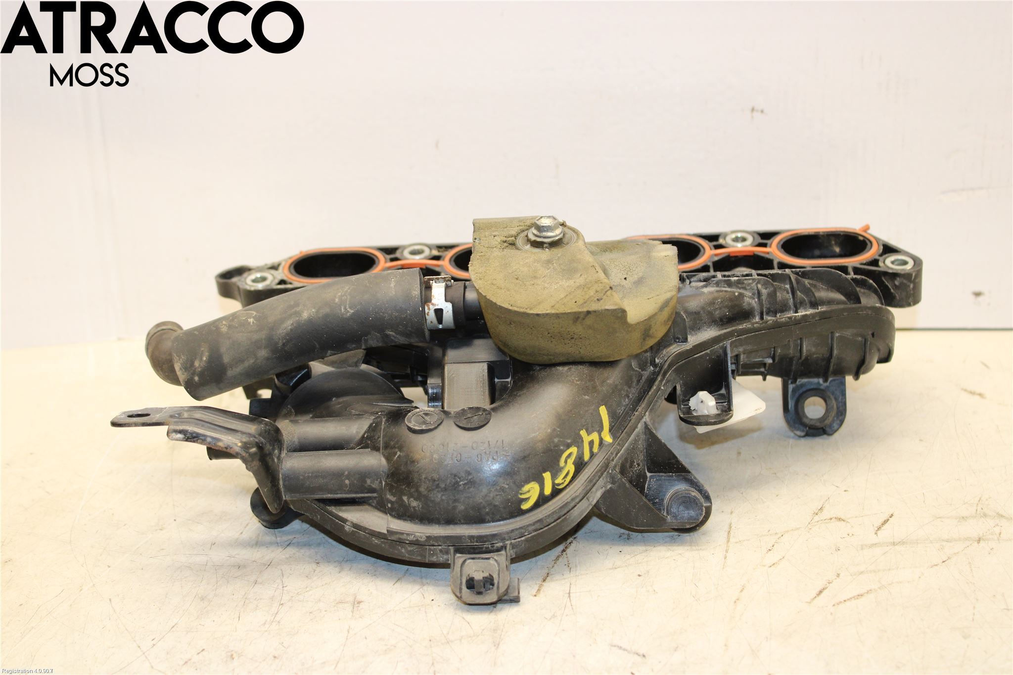 Toyota YARIS XP130 15-20 Innsugningsmanifold