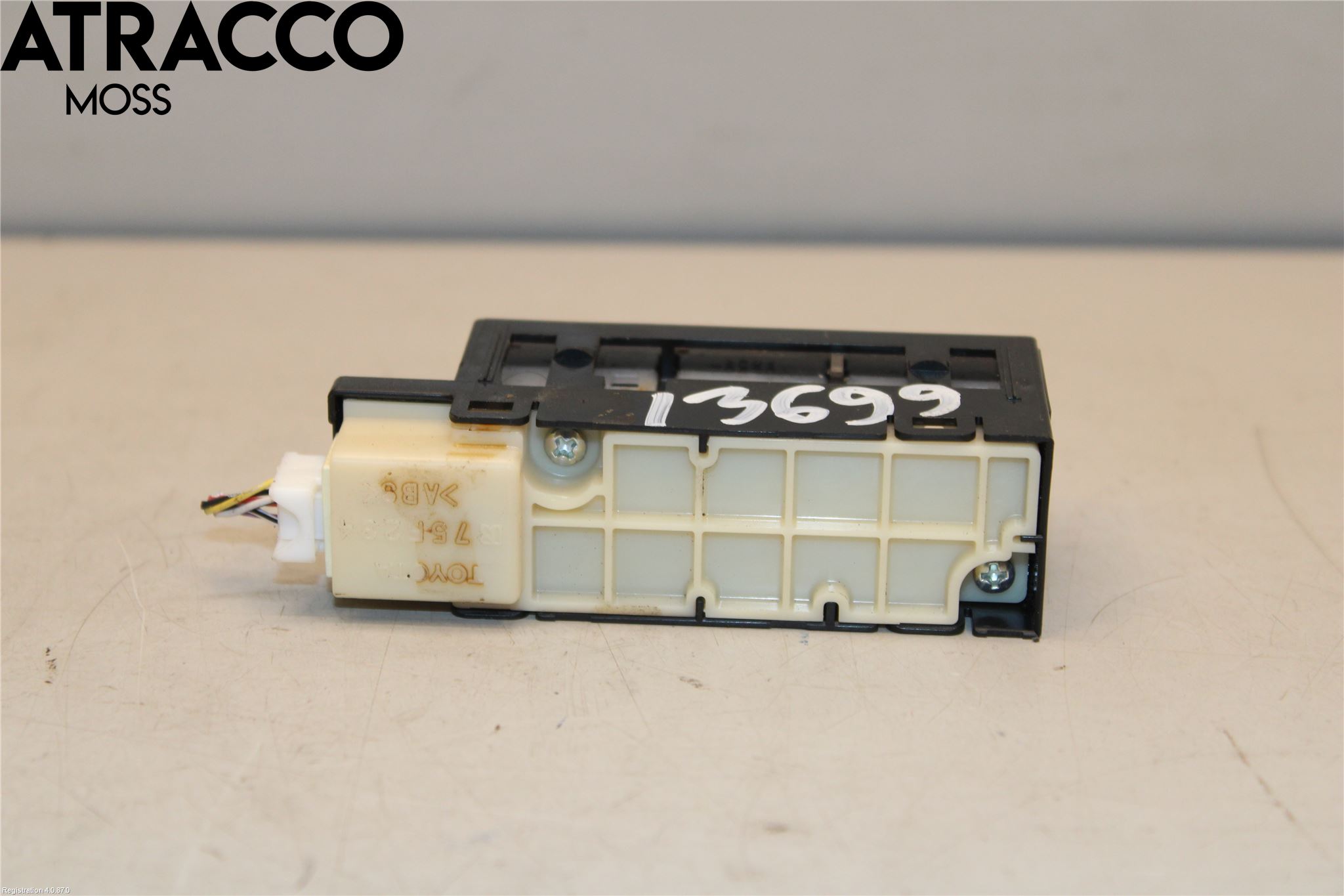 Toyota PRIUS+ ZVW40 12-20 Bryter Multifunksjon